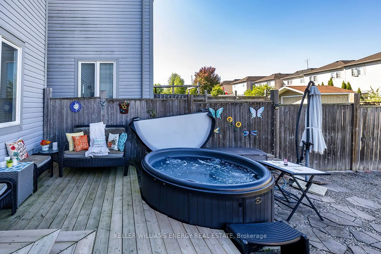8 Bagnell Crescent