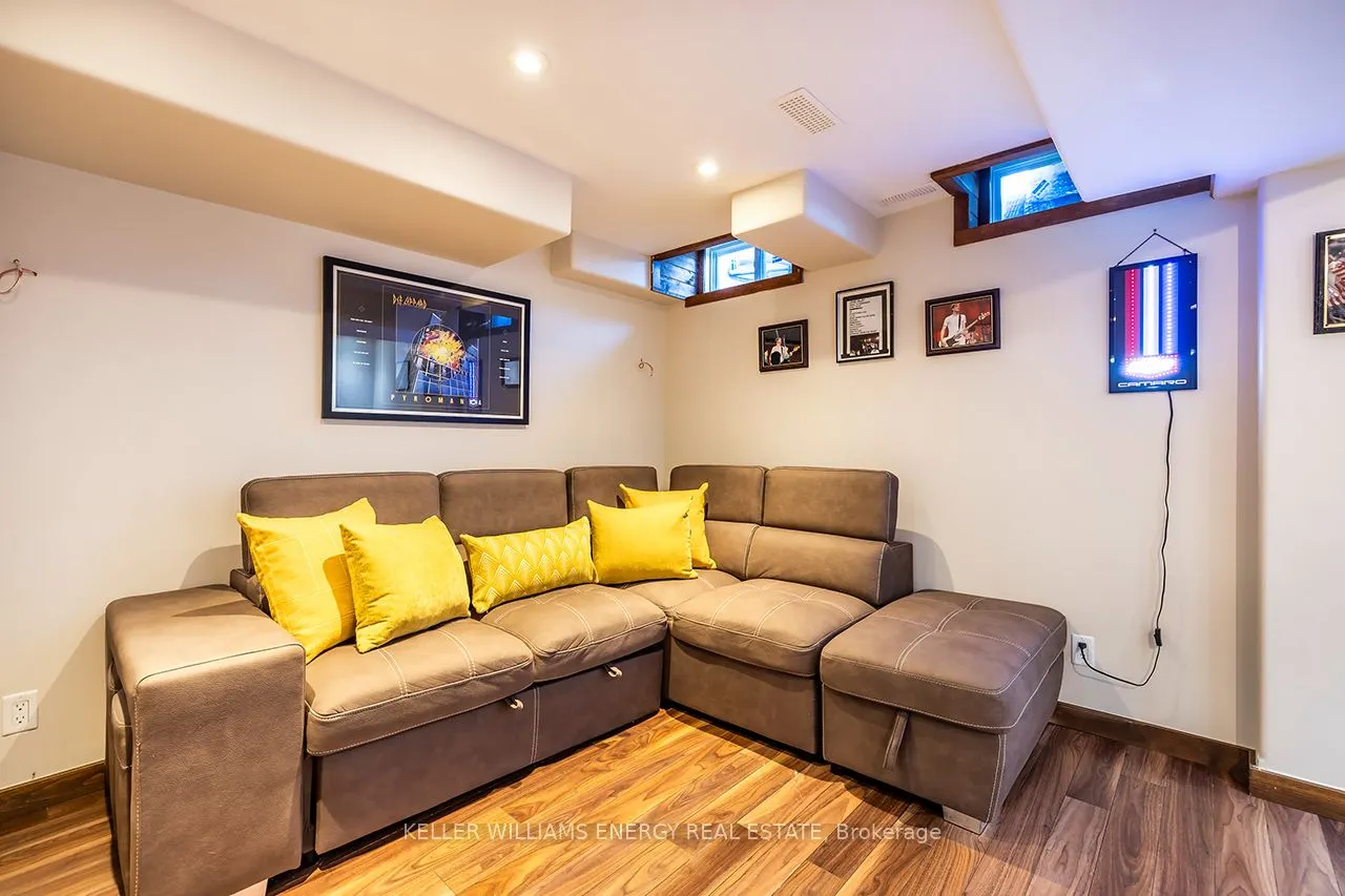 8 Bagnell Crescent