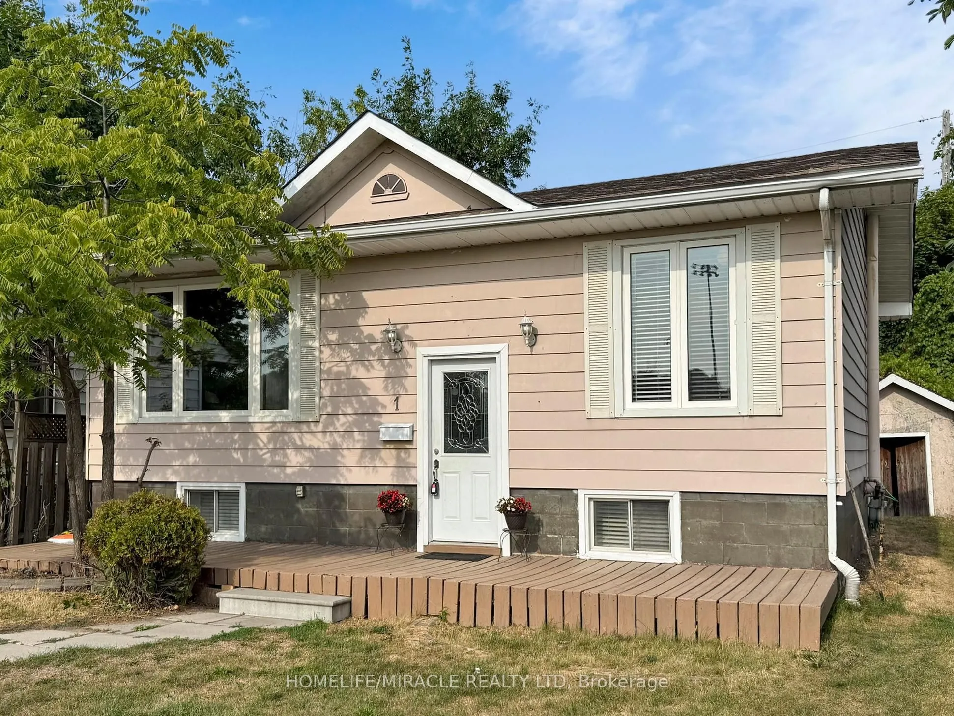 1 Tudor Avenue