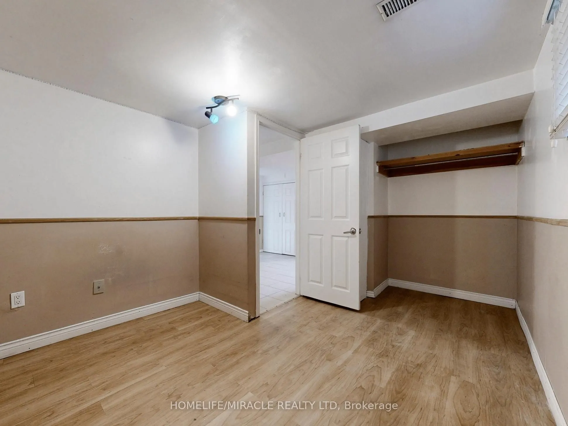 1 Tudor Avenue