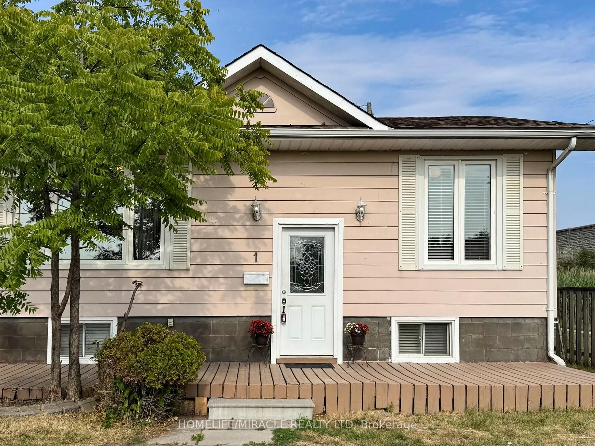 1 Tudor Avenue