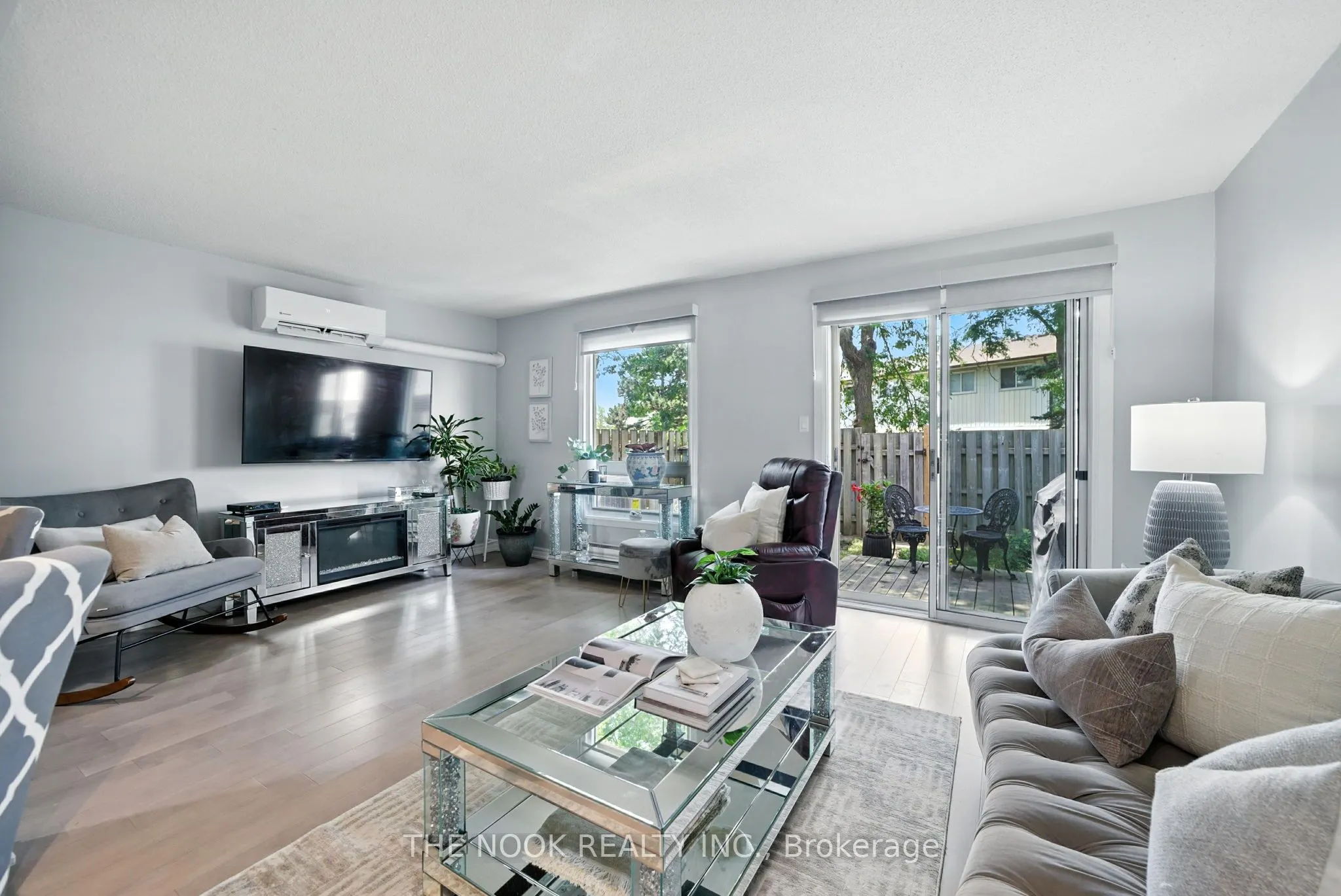 450 Bristol Crescent, #23