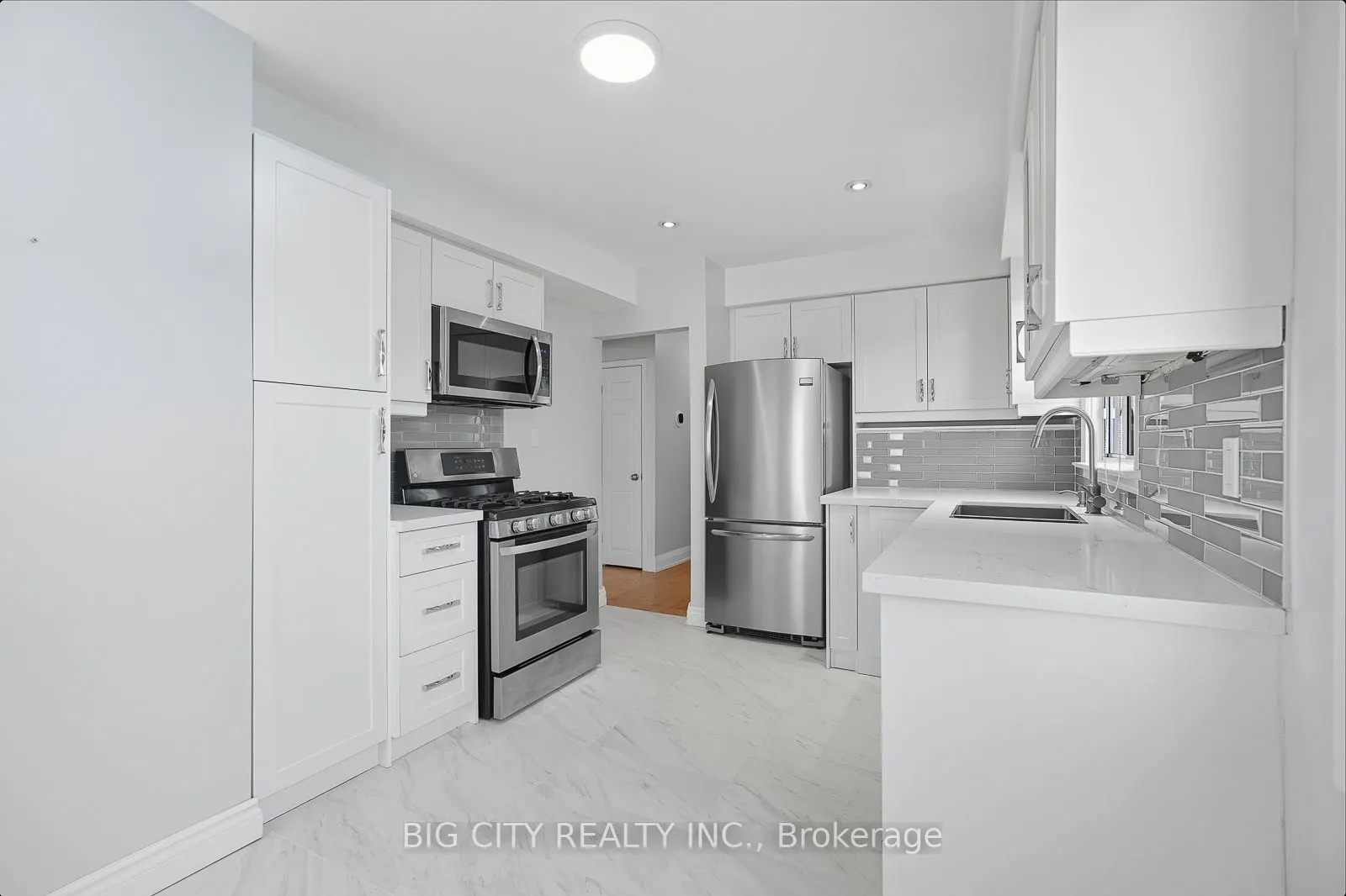 7 Armitage Drive, #Upper