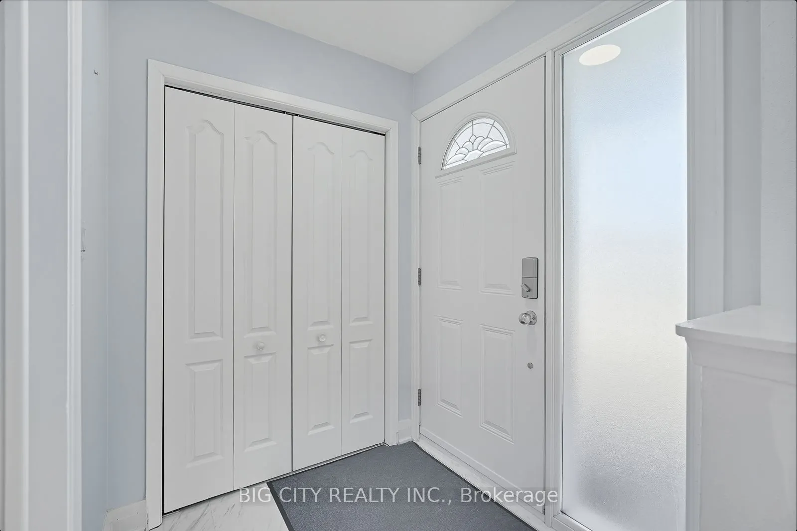 7 Armitage Drive, #Upper