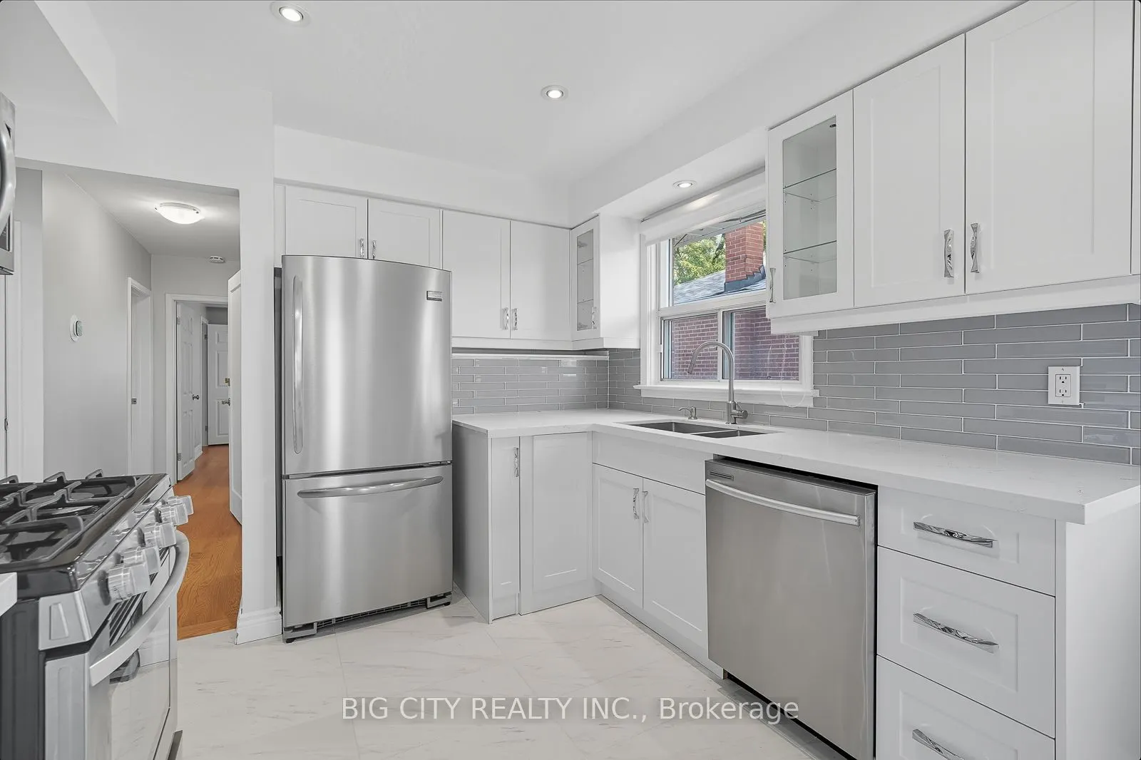 7 Armitage Drive, #Upper