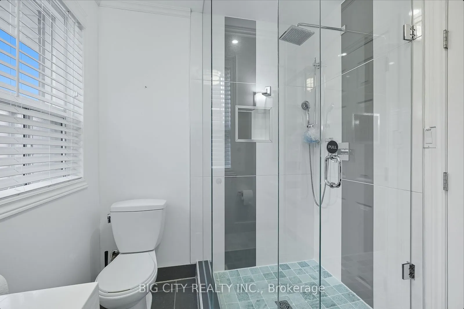 7 Armitage Drive, #Upper