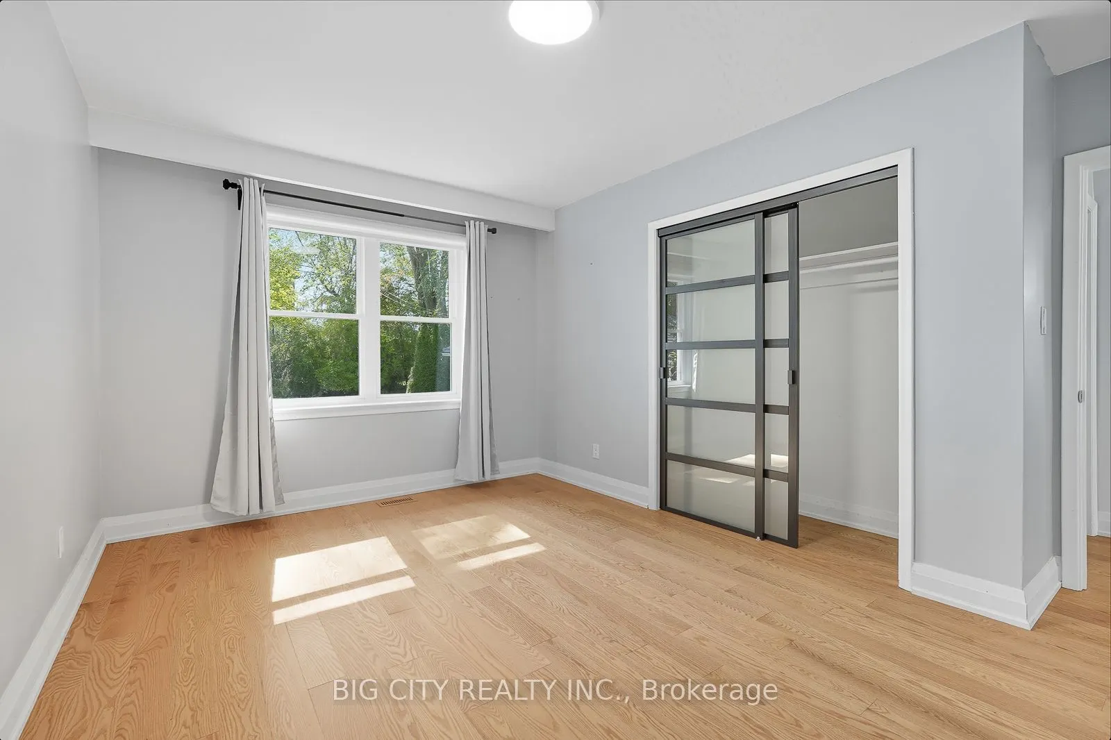 7 Armitage Drive, #Upper