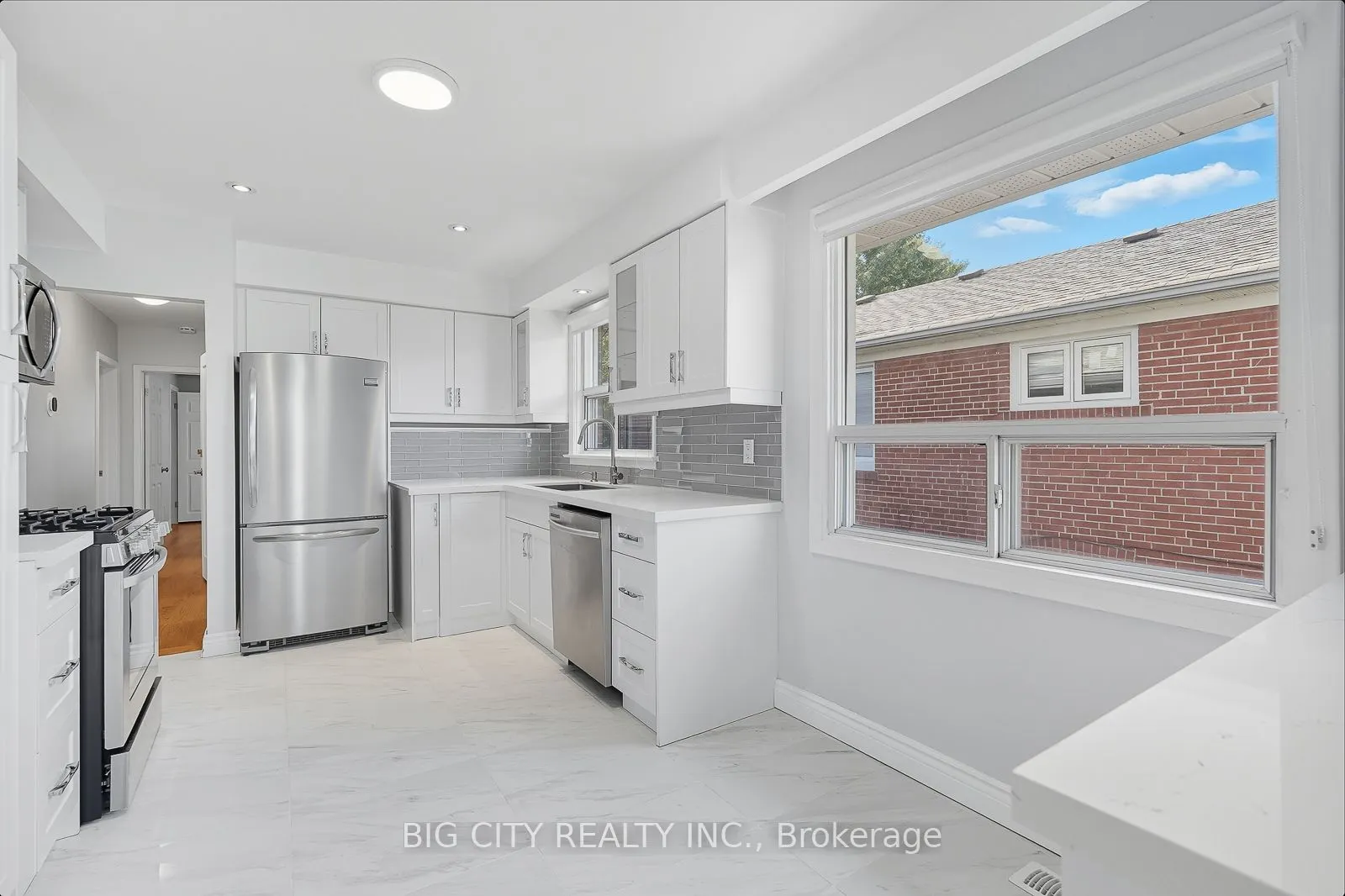 7 Armitage Drive, #Upper