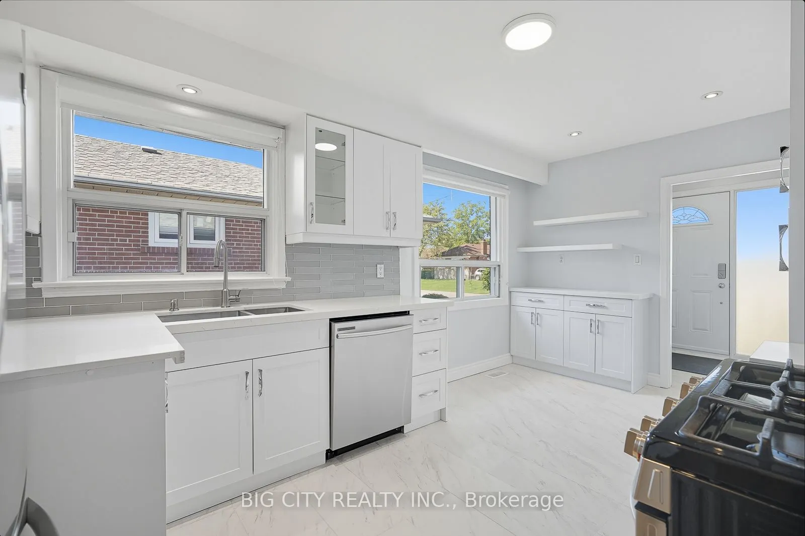 7 Armitage Drive, #Upper
