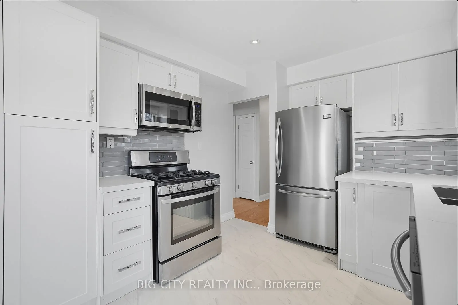 7 Armitage Drive, #Upper