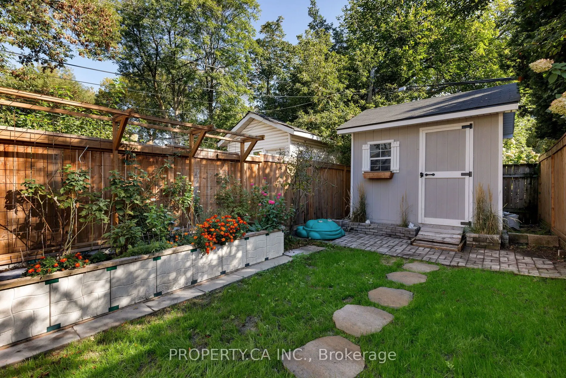 419 RHODES Avenue