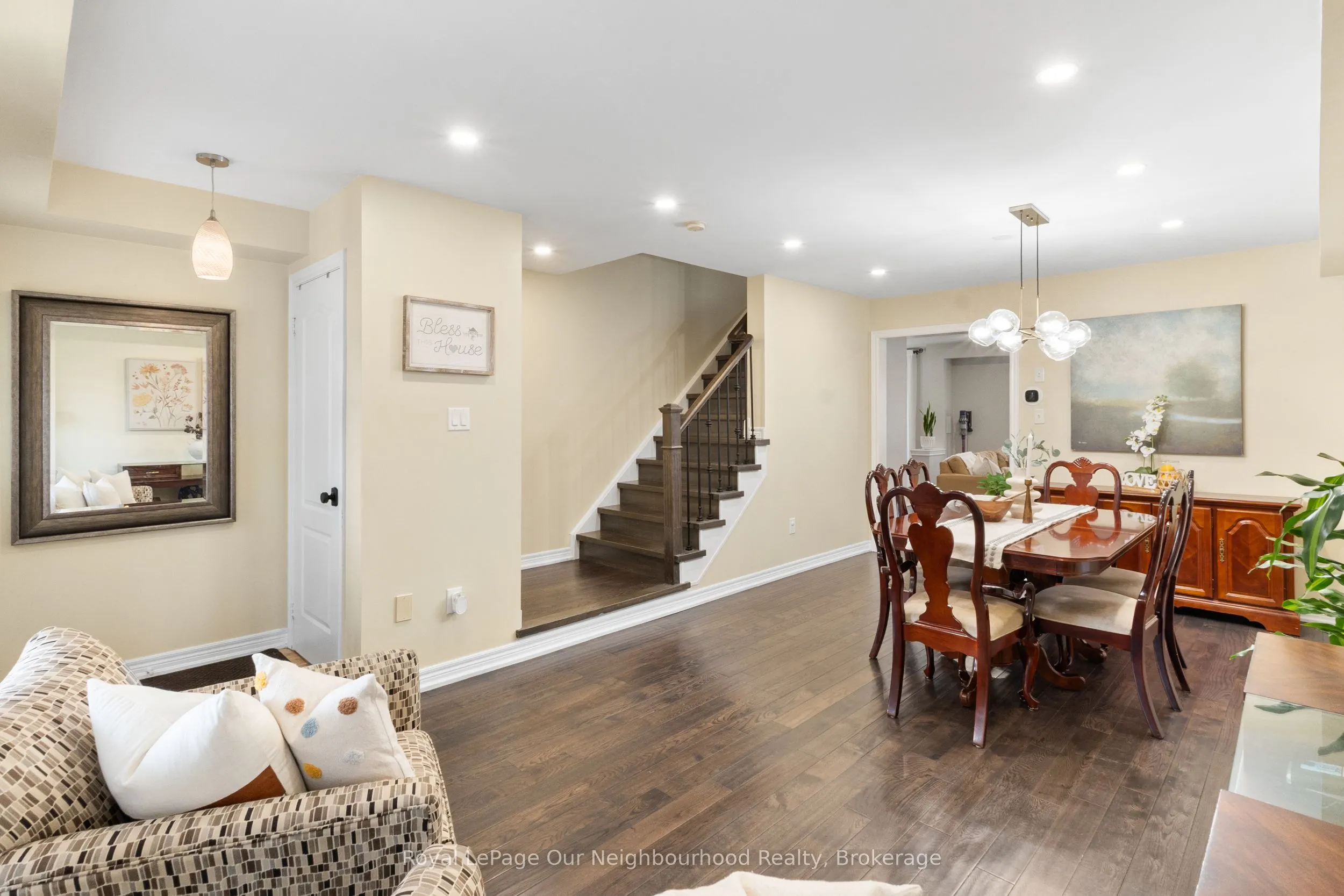 862 Audley Road S