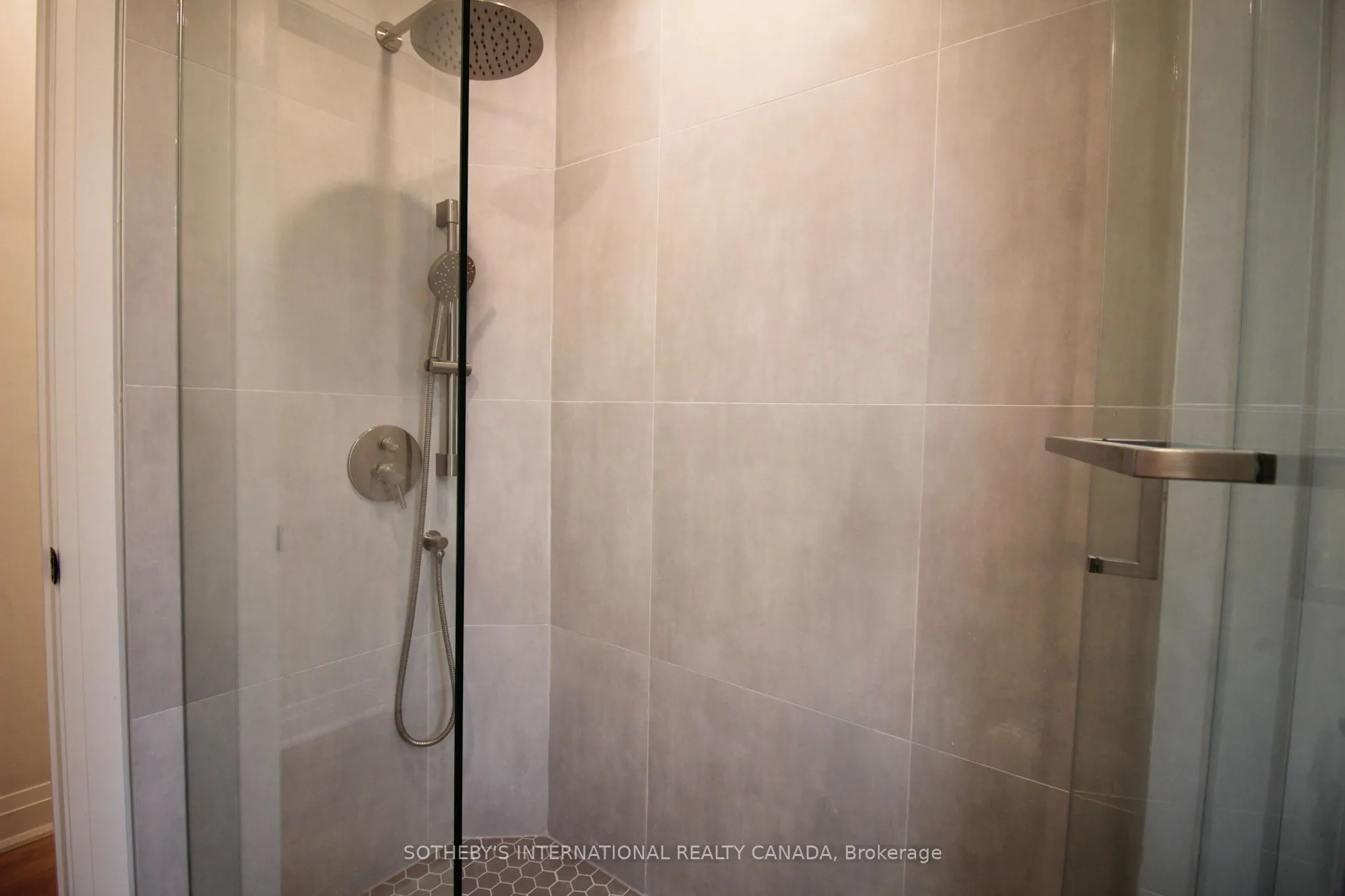 1026 Queen Street, #Upper
