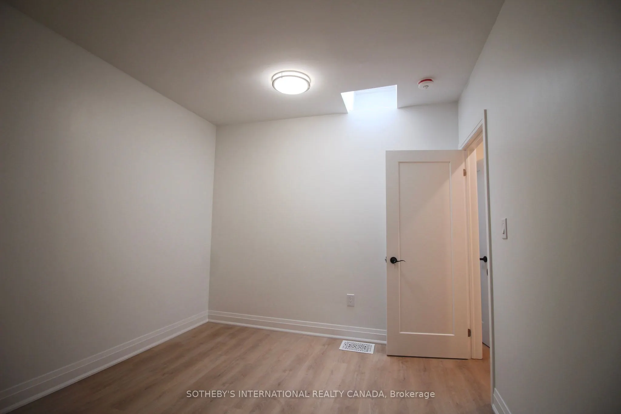 1026 Queen Street, #Upper