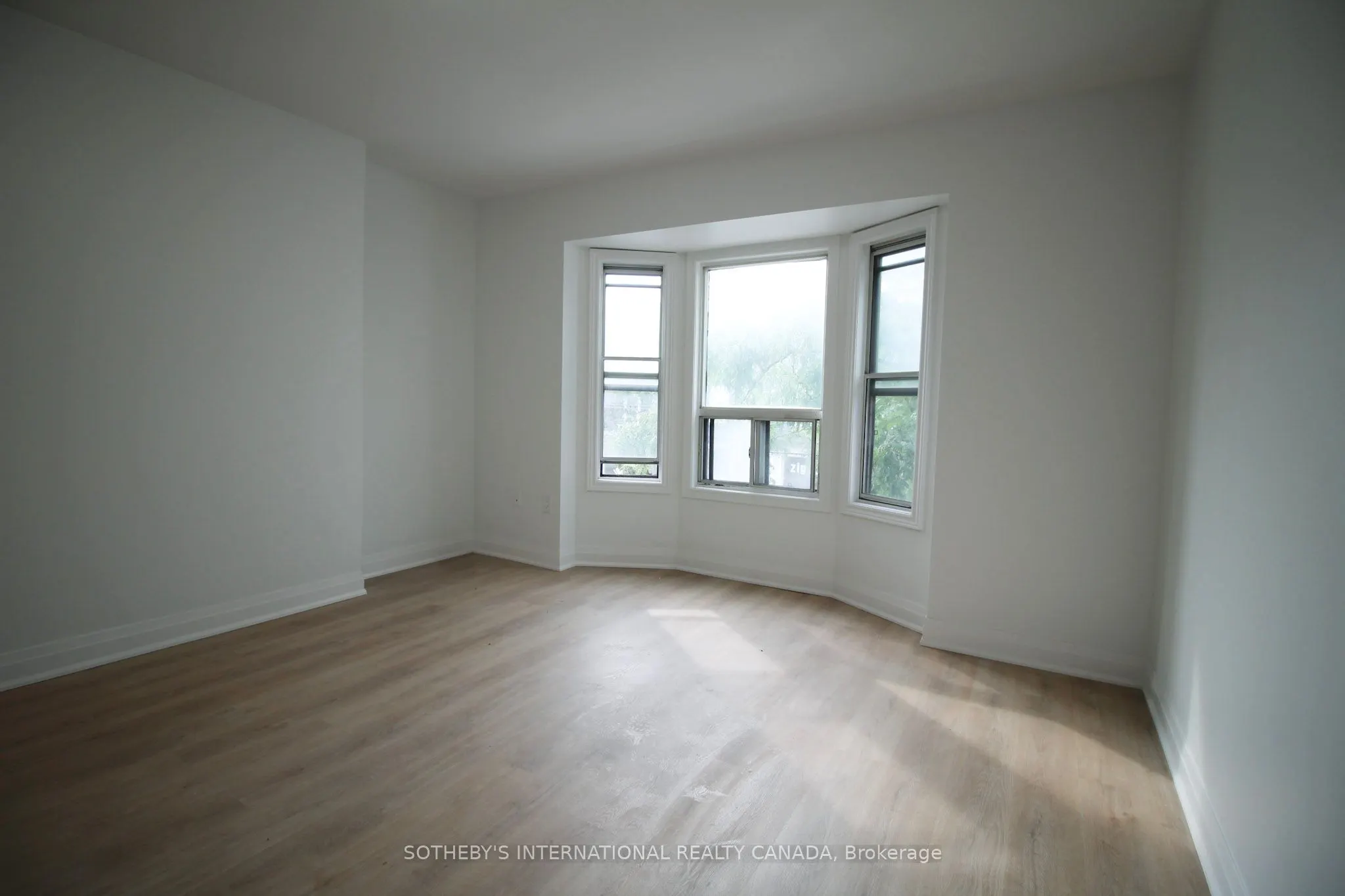 1026 Queen Street, #Upper