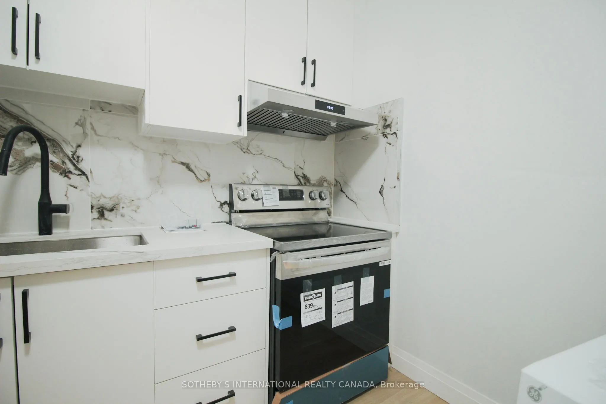 1026 Queen Street, #Upper