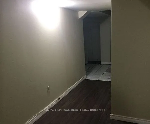 8 Ryecliffe Court