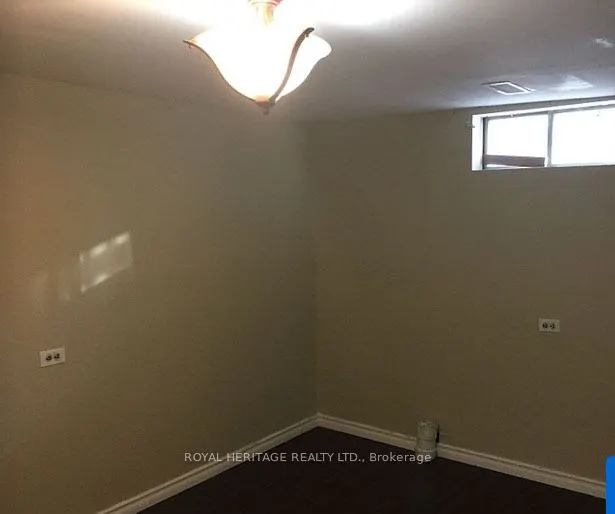 8 Ryecliffe Court