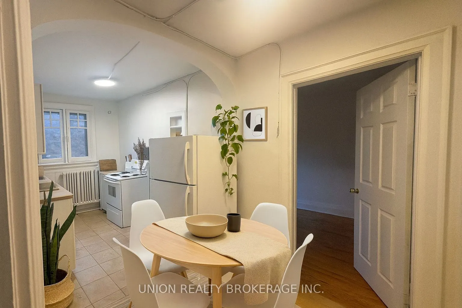 2393 Queen Street E, #17