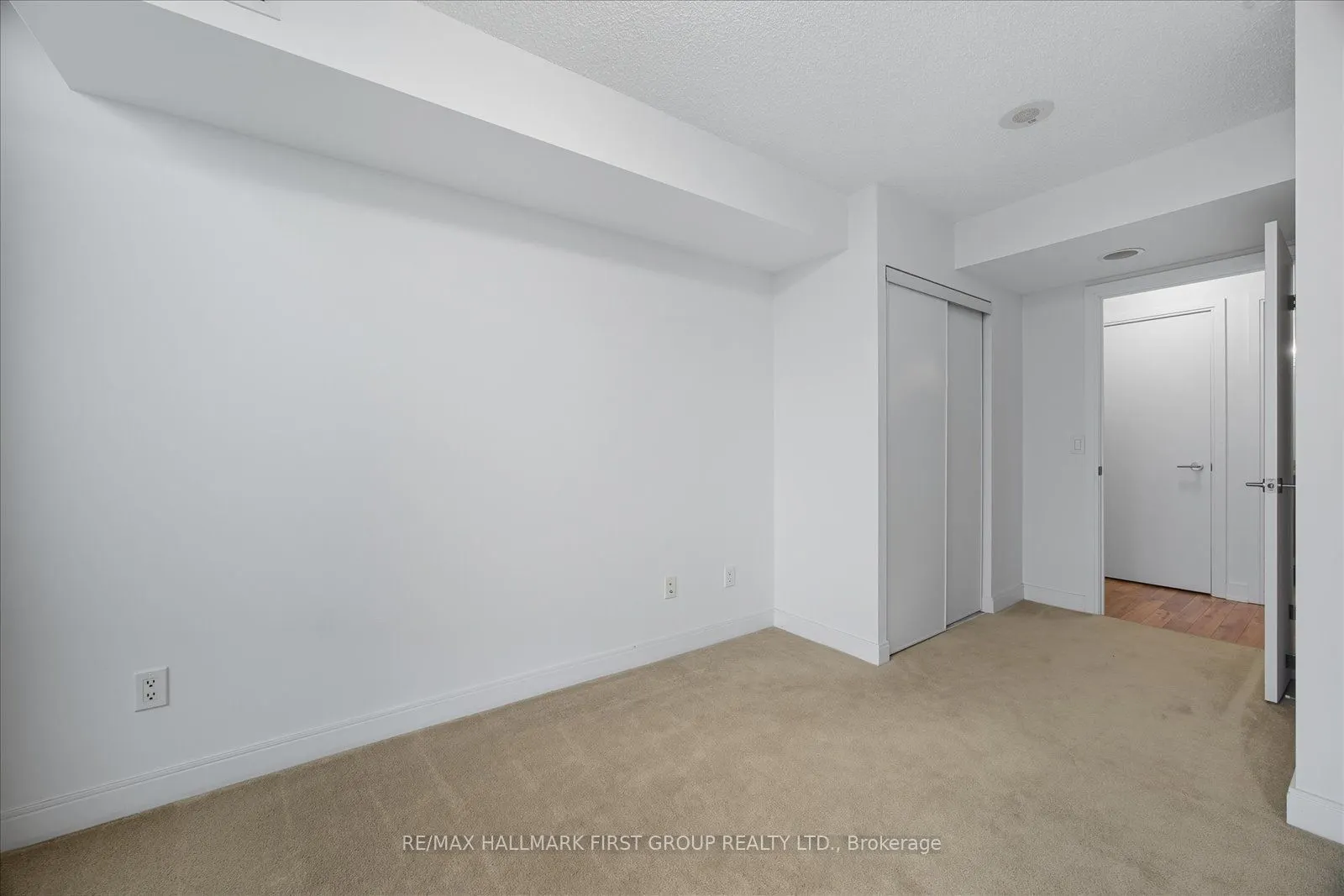 238 Bonis Avenue, #1015