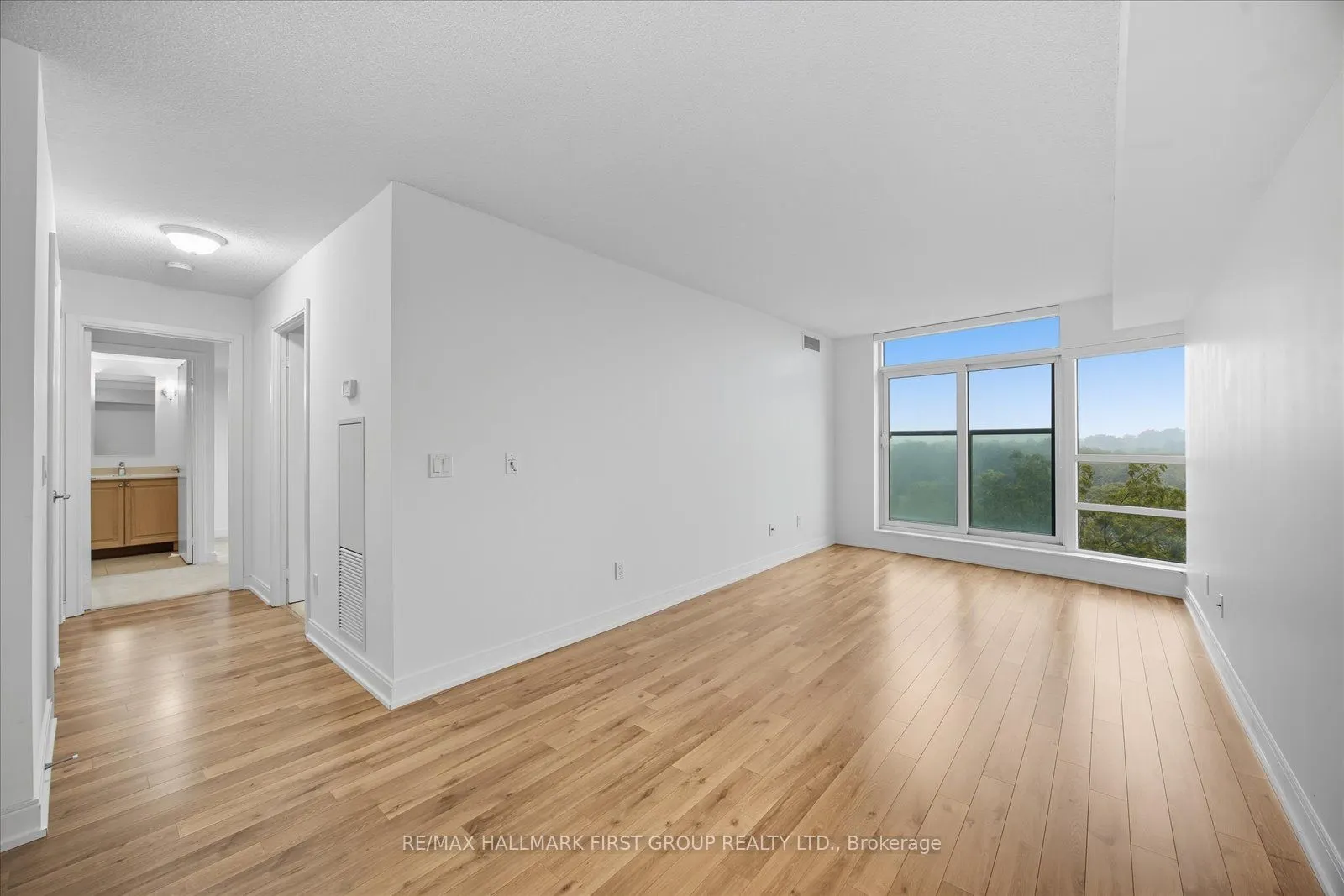 238 Bonis Avenue, #1015