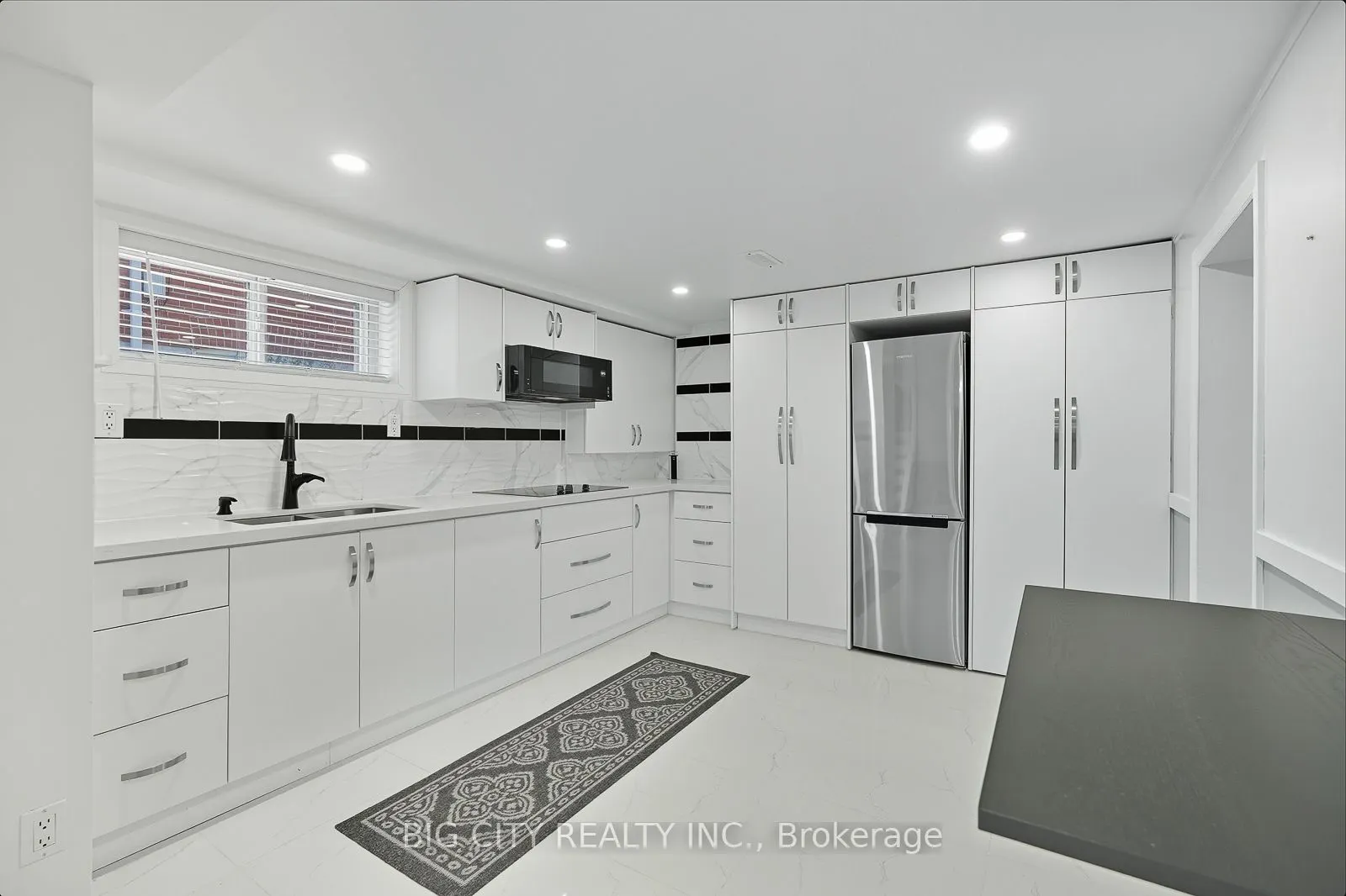 7 Armitage Drive, #Lower