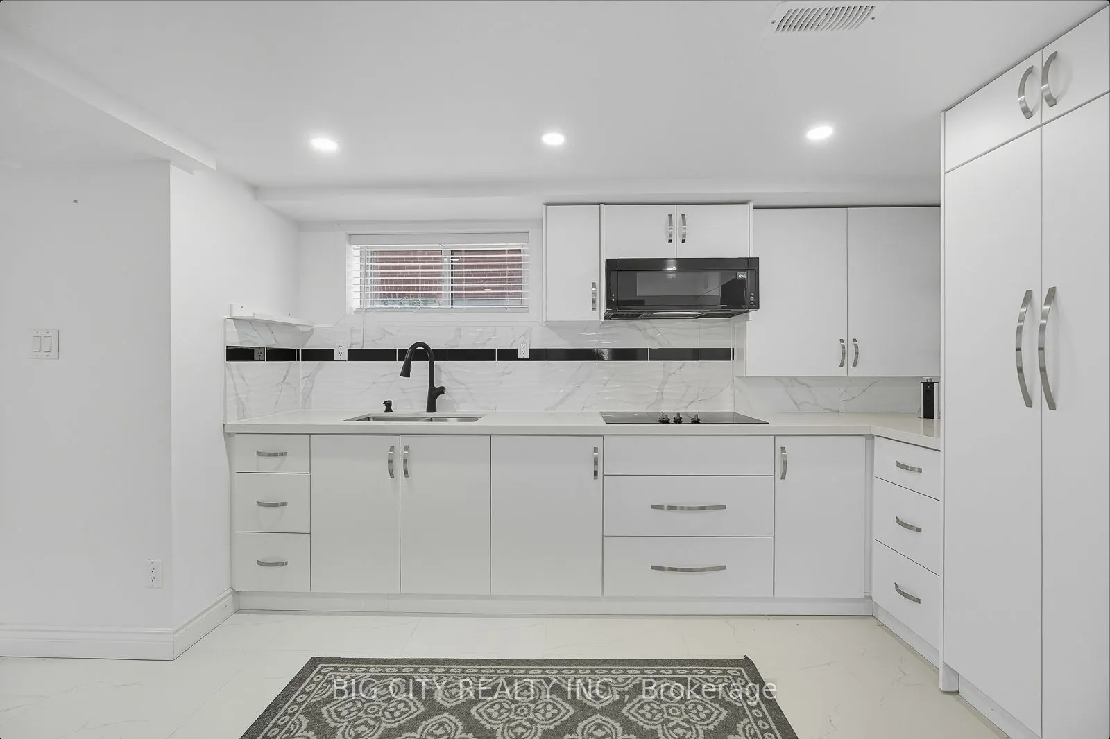7 Armitage Drive, #Lower