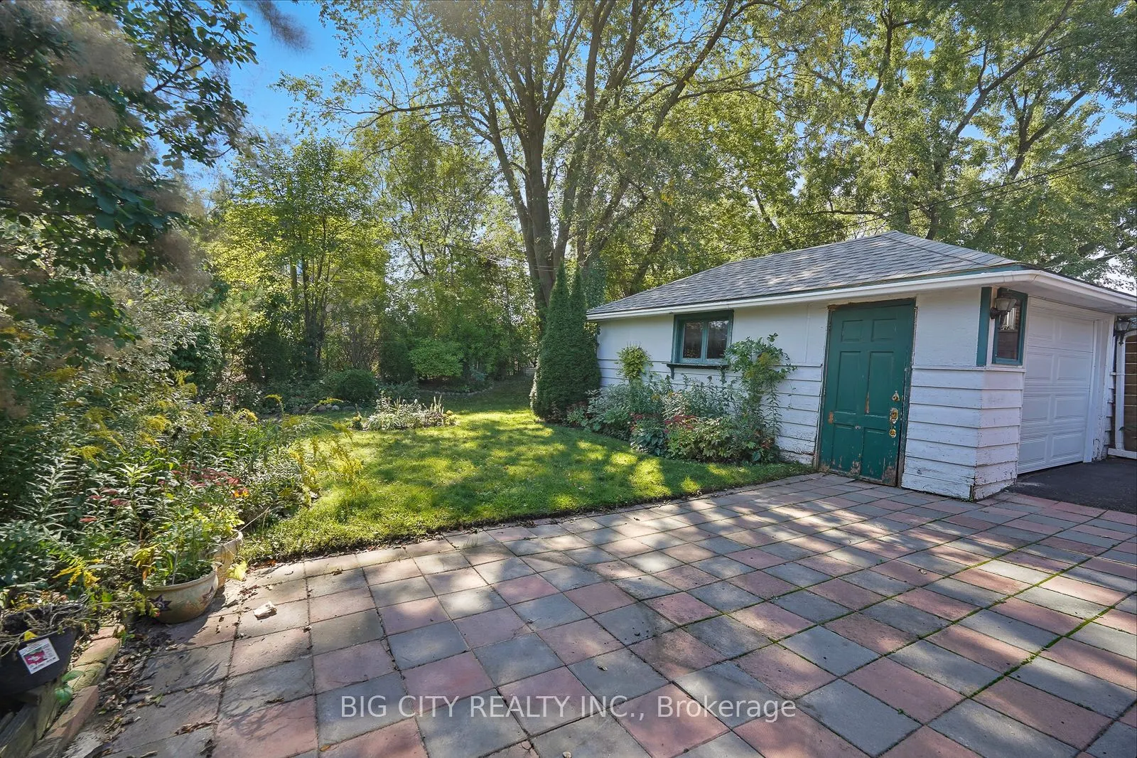 7 Armitage Drive, #Lower