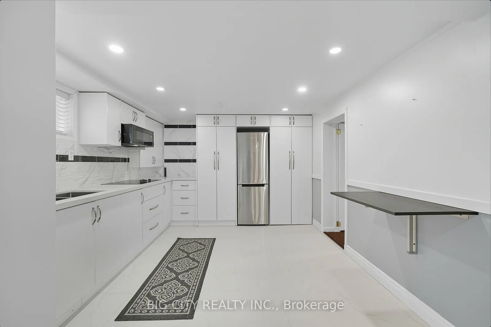 7 Armitage Drive, #Lower