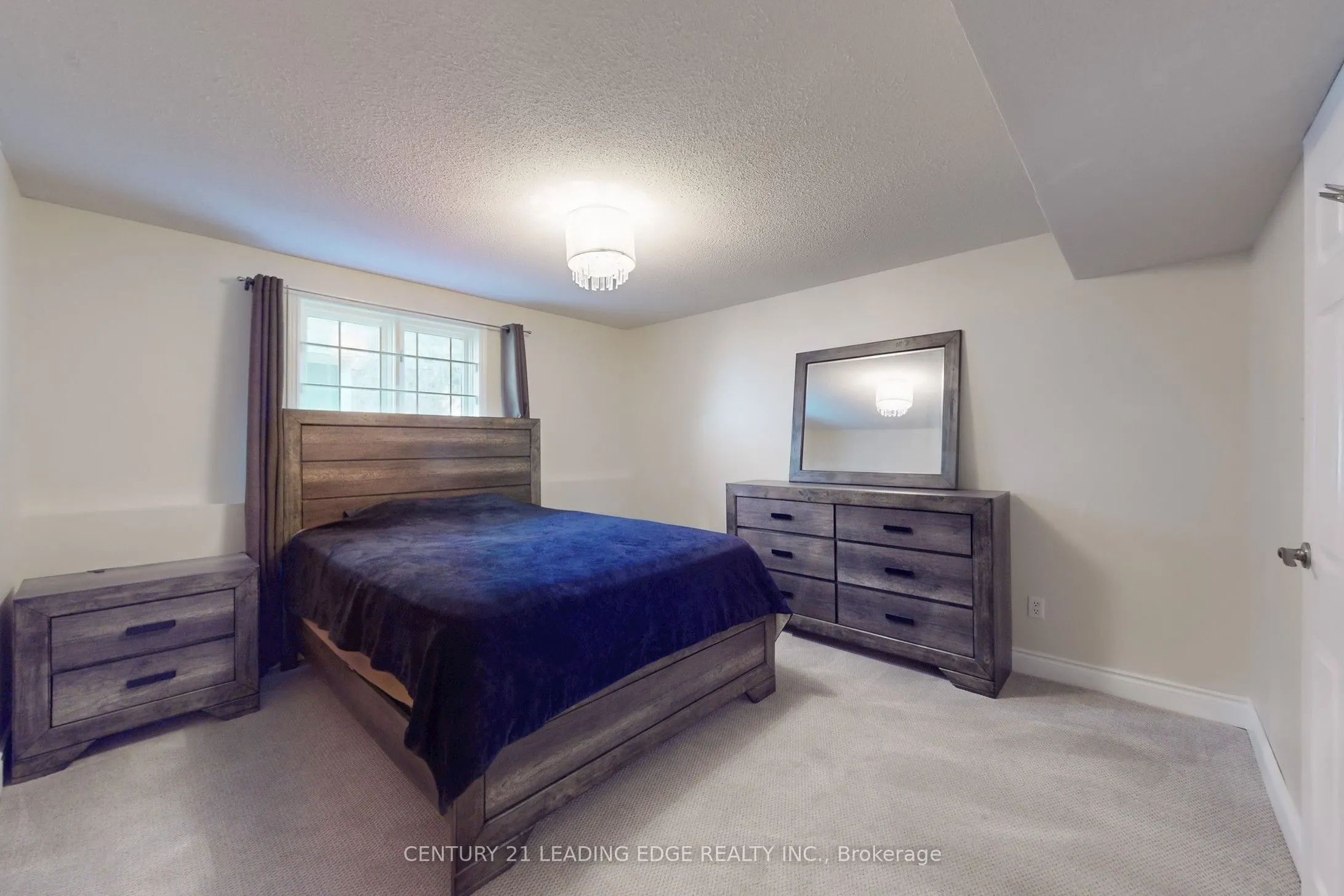 61 Garden Street NE, #Middle Level