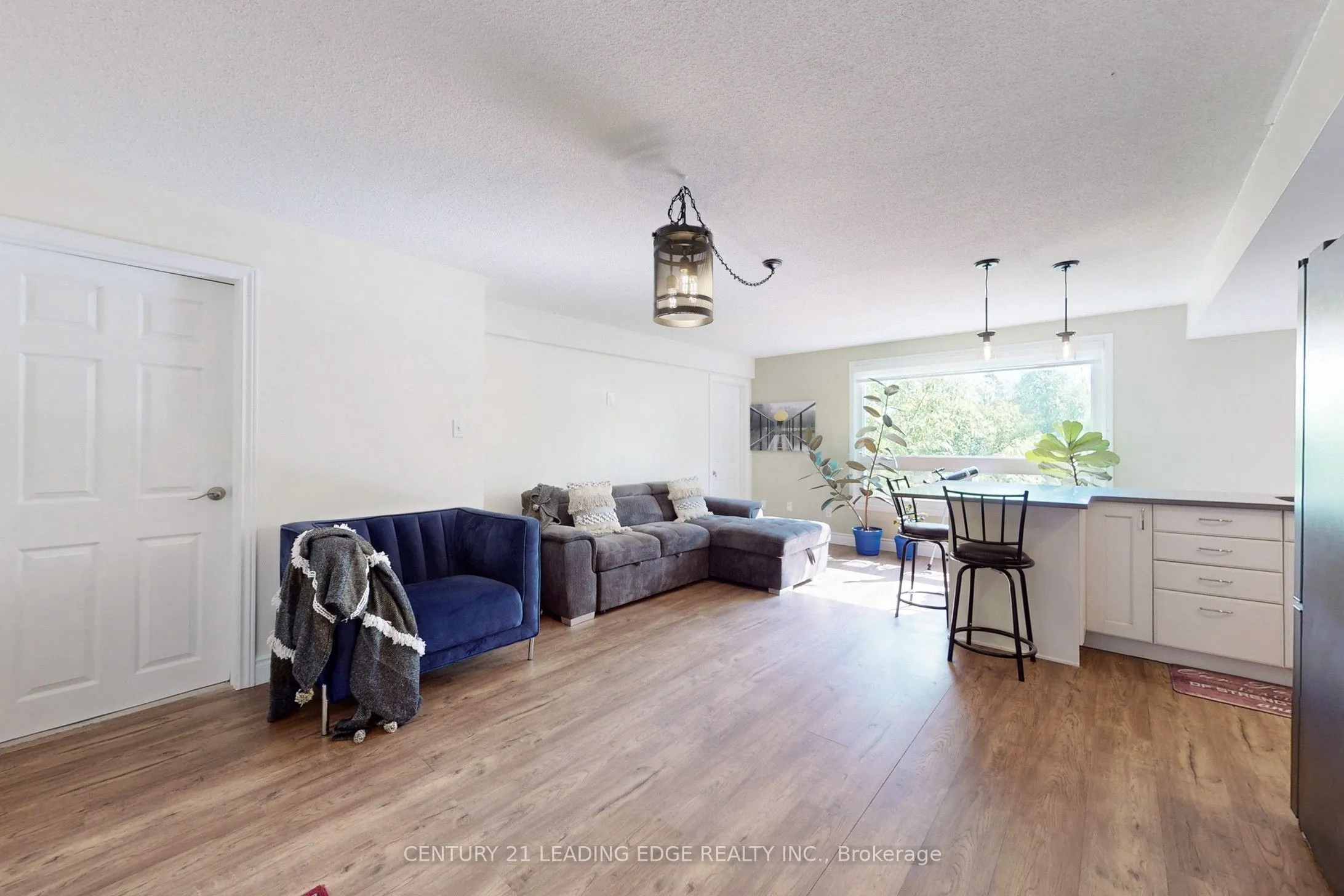 61 Garden Street NE, #Middle Level