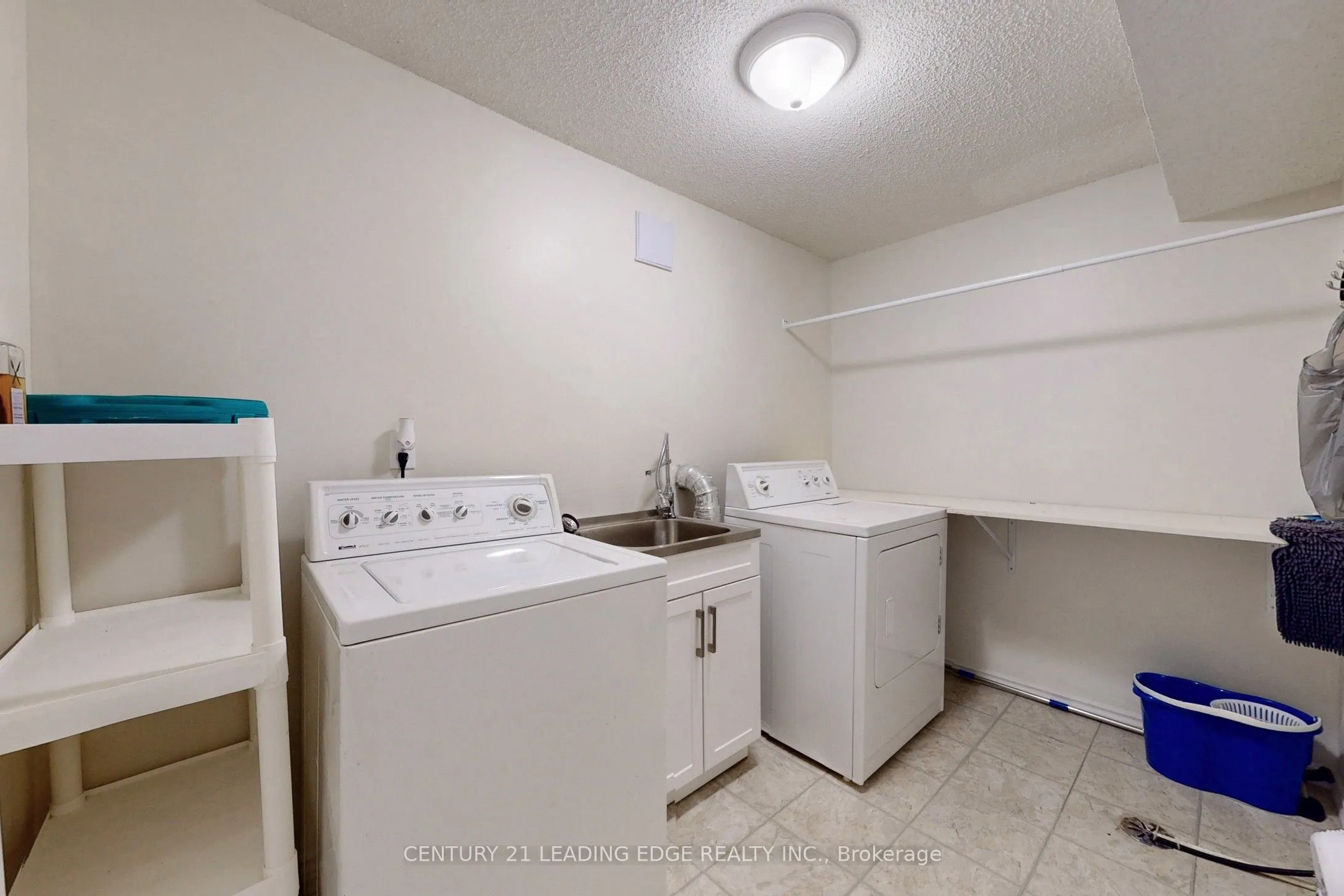 61 Garden Street NE, #Middle Level