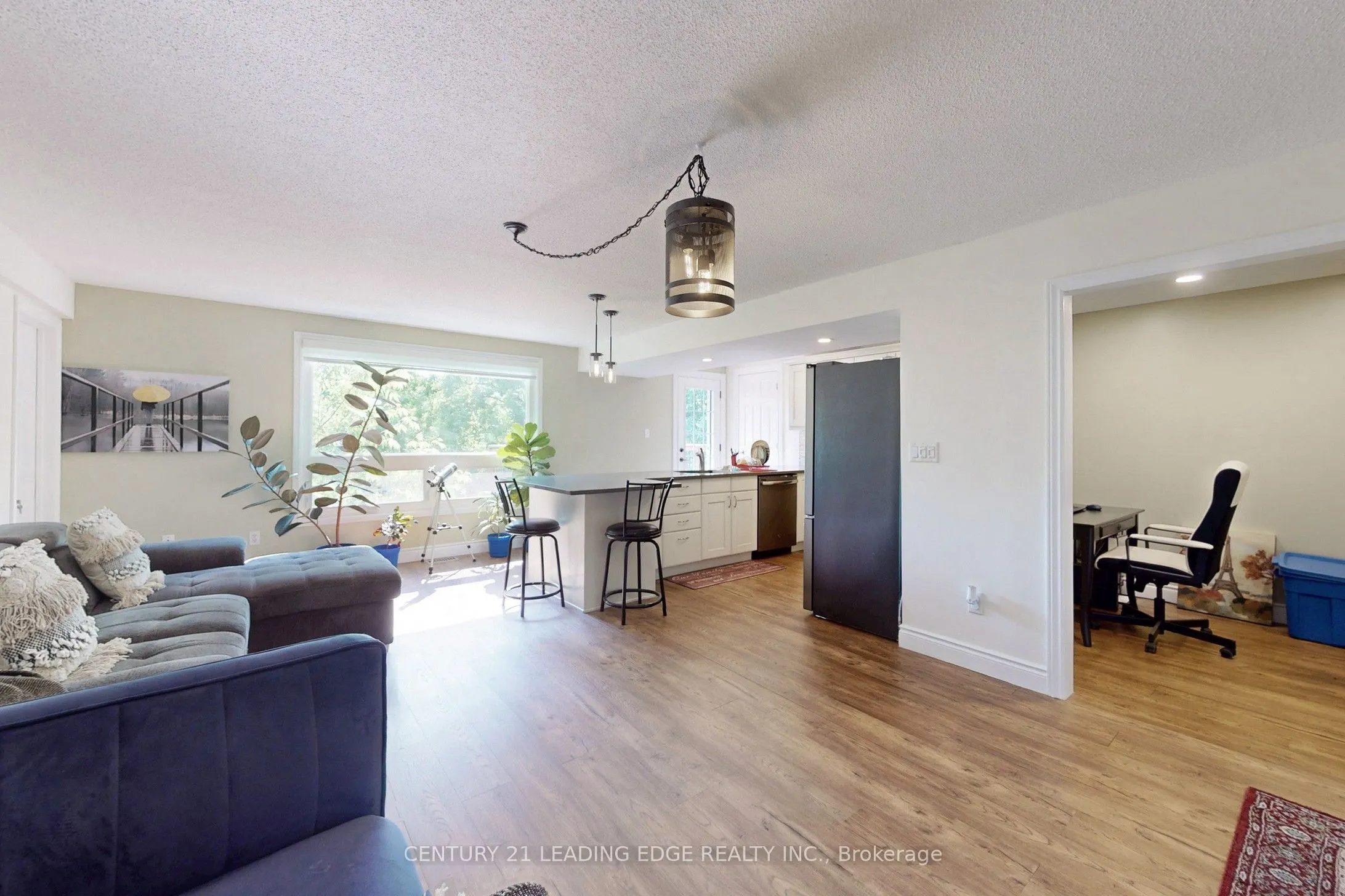 61 Garden Street NE, #Middle Level