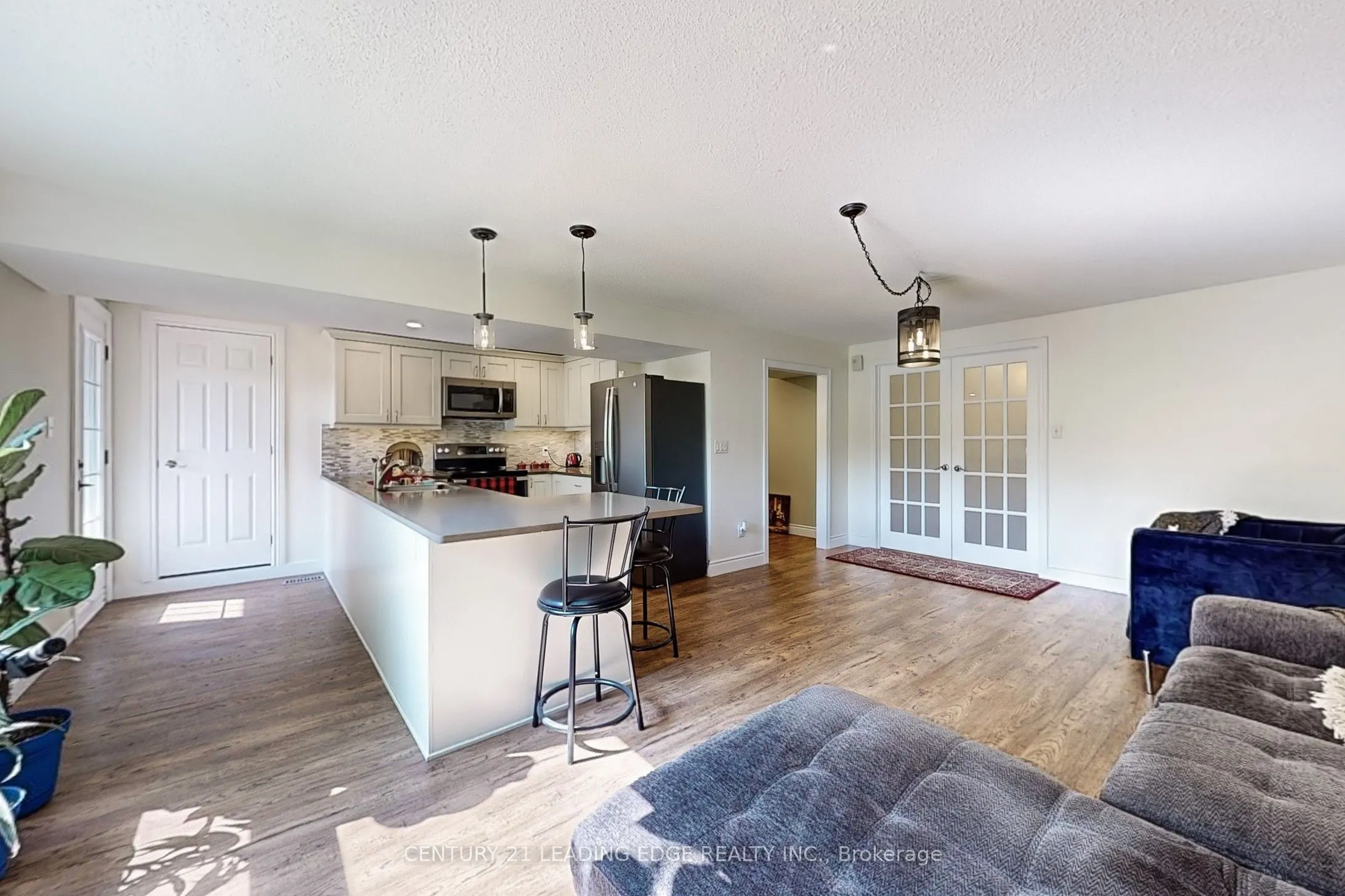 61 Garden Street NE, #Middle Level