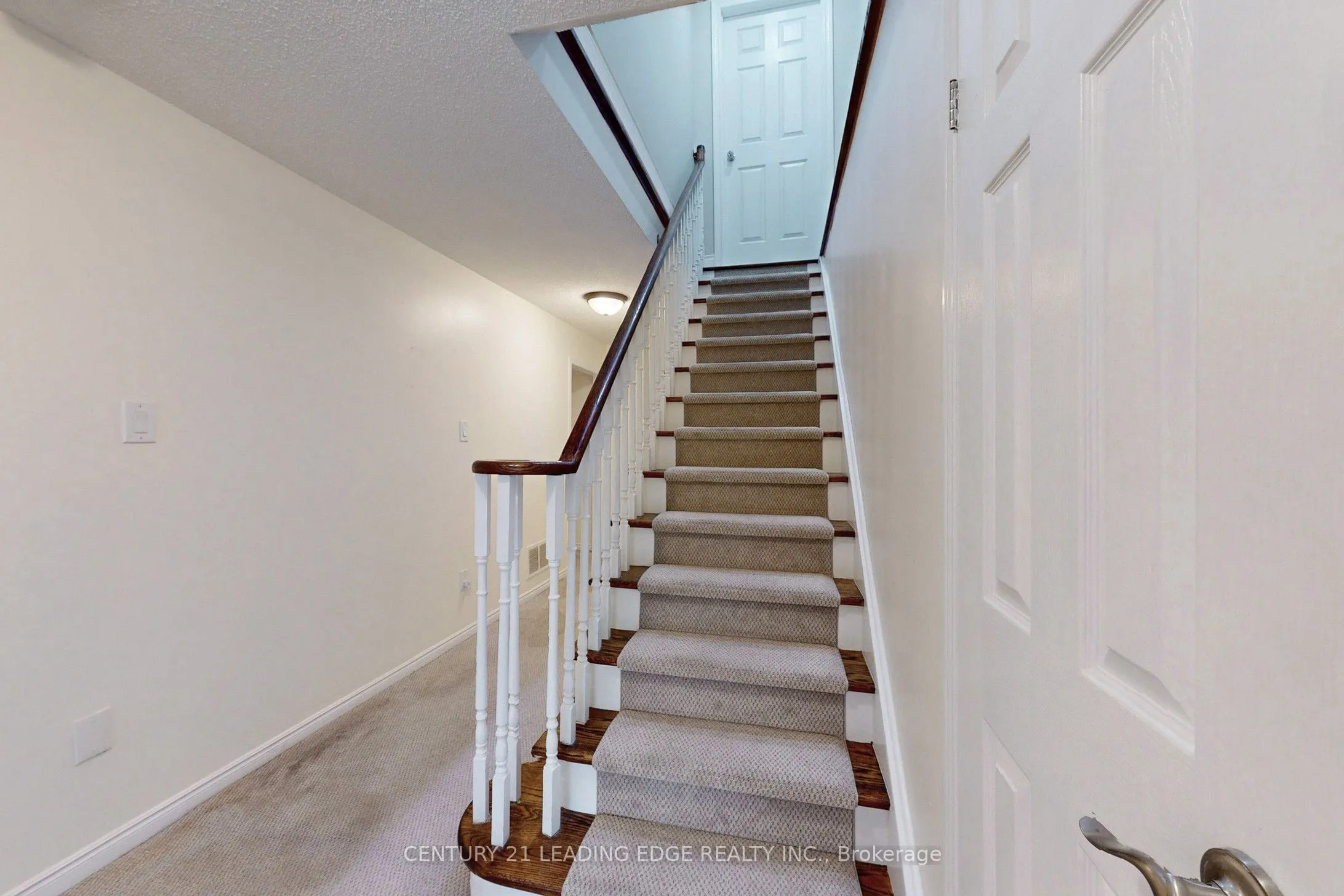 61 Garden Street NE, #Middle Level