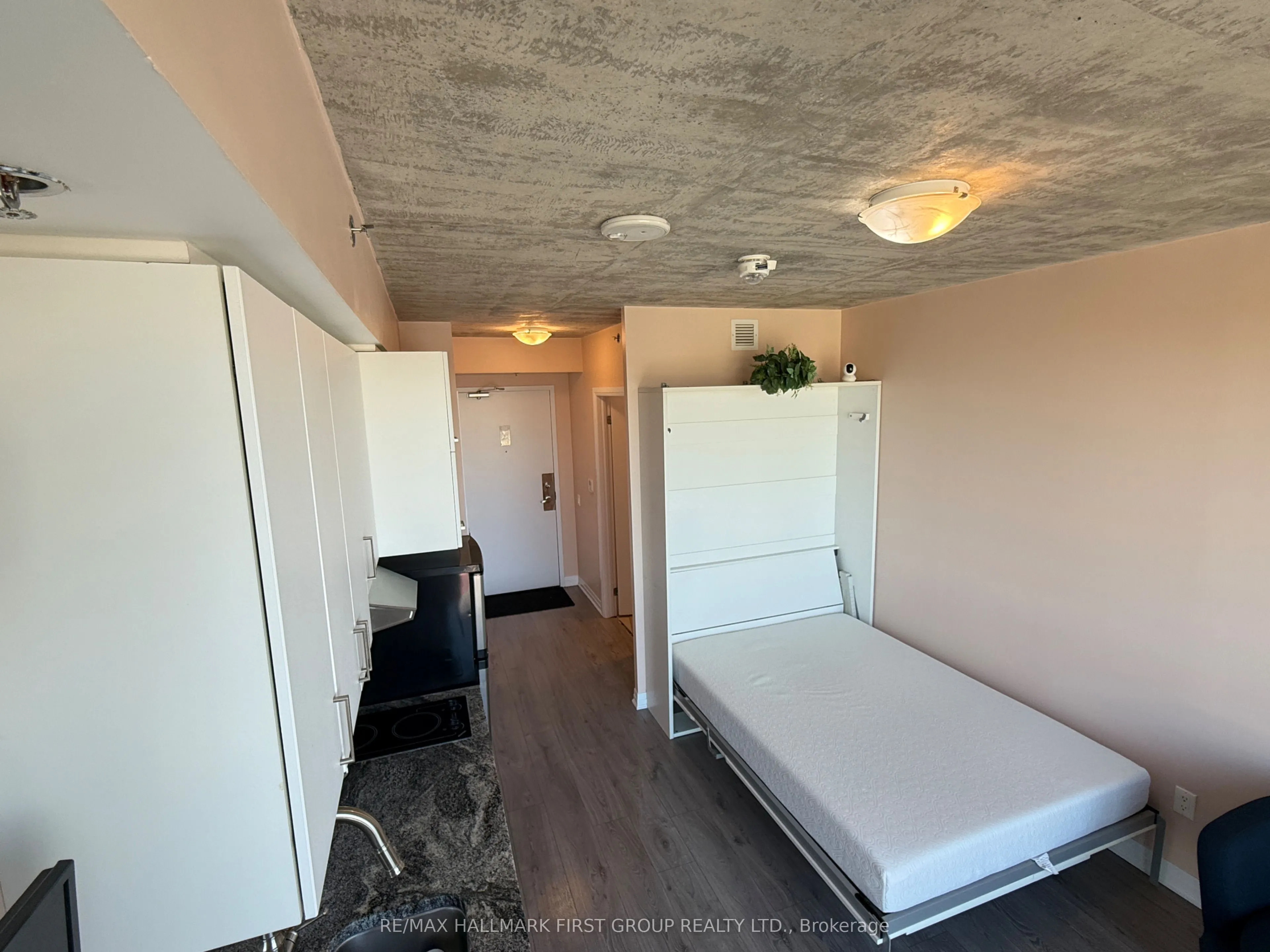 1900 Simcoe Street N, #529
