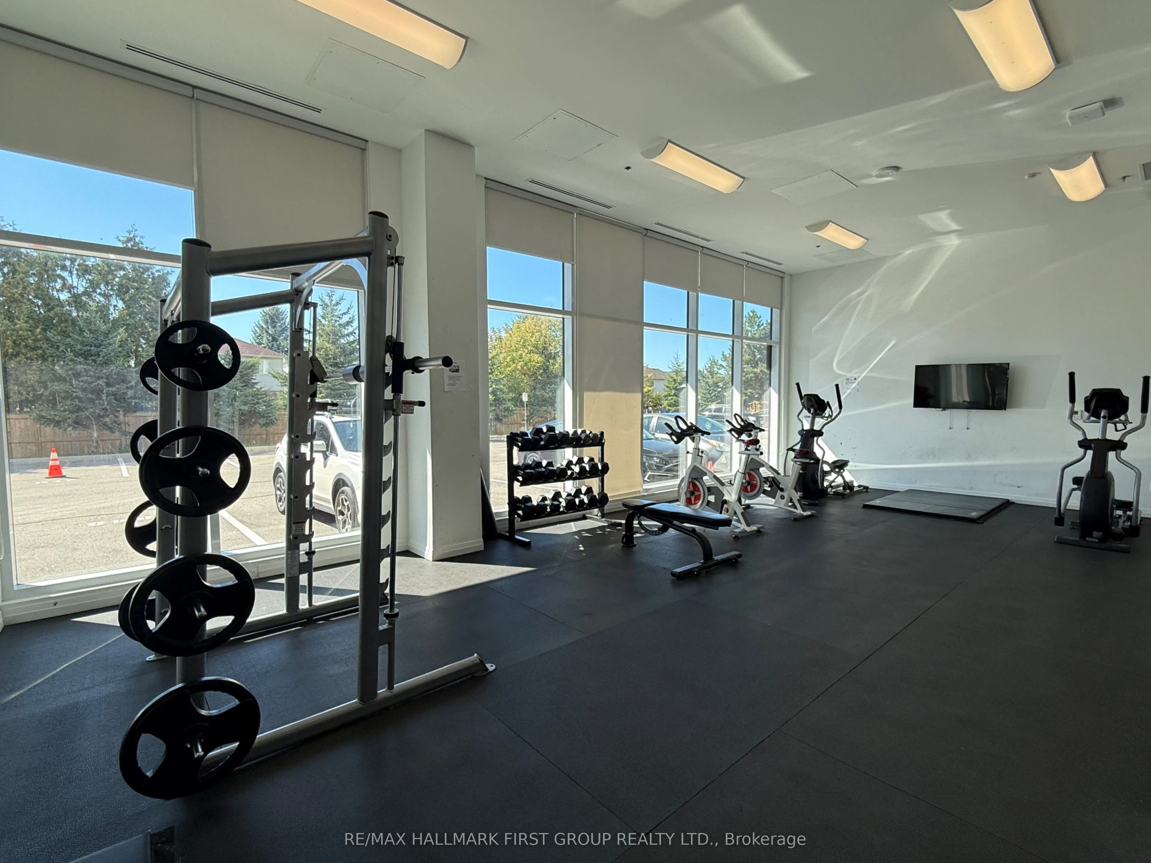 1900 Simcoe Street N, #529