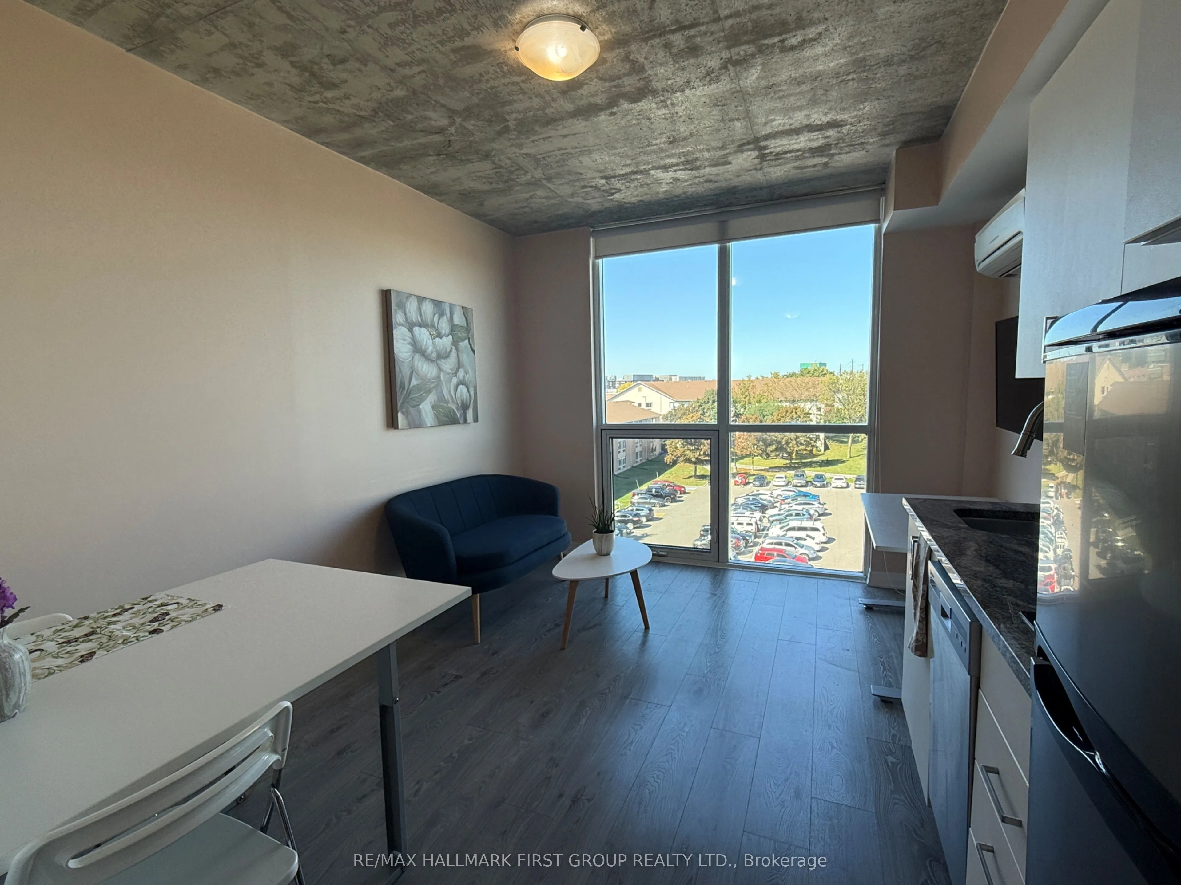 1900 Simcoe Street N, #529