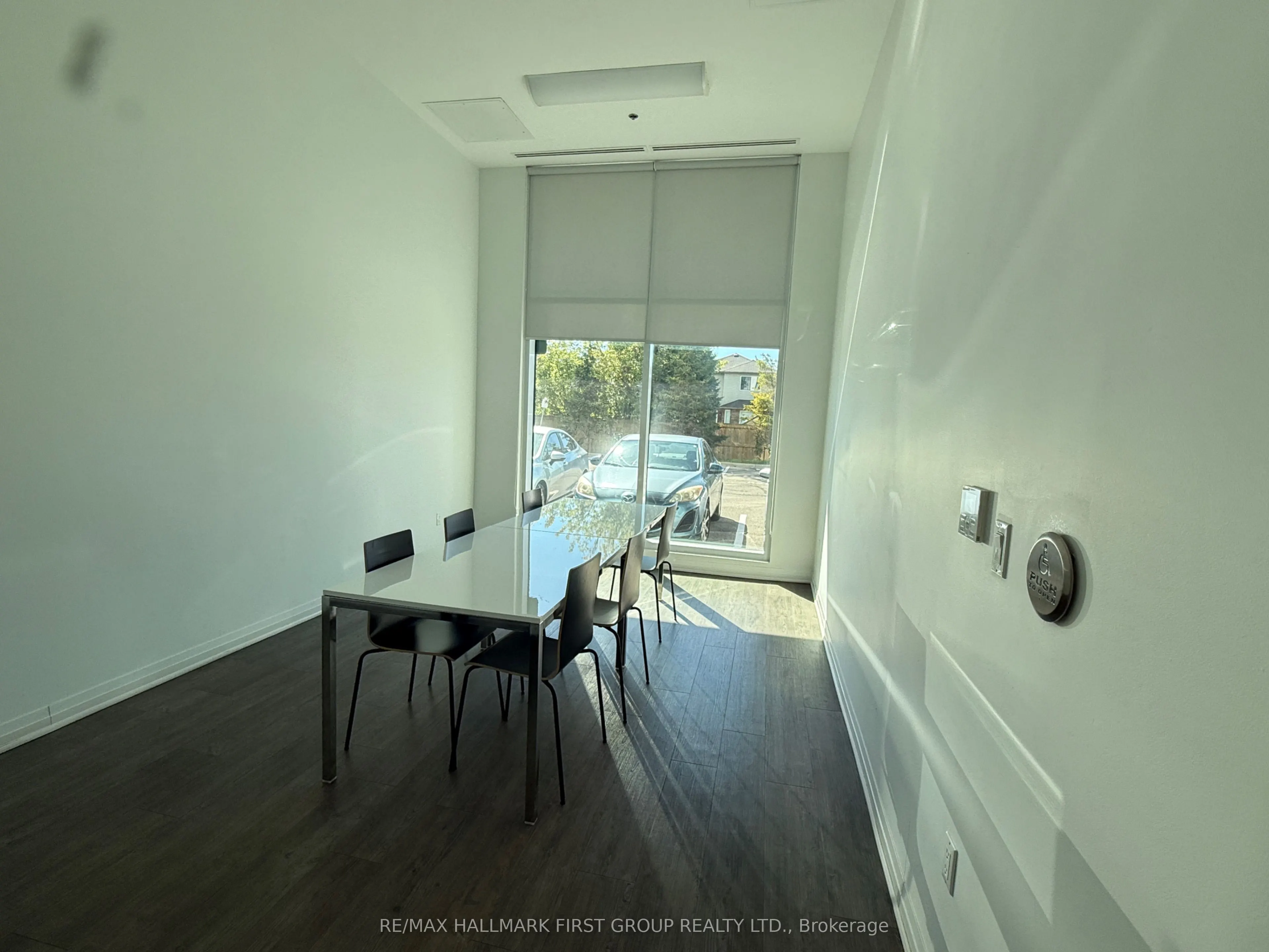 1900 Simcoe Street N, #529