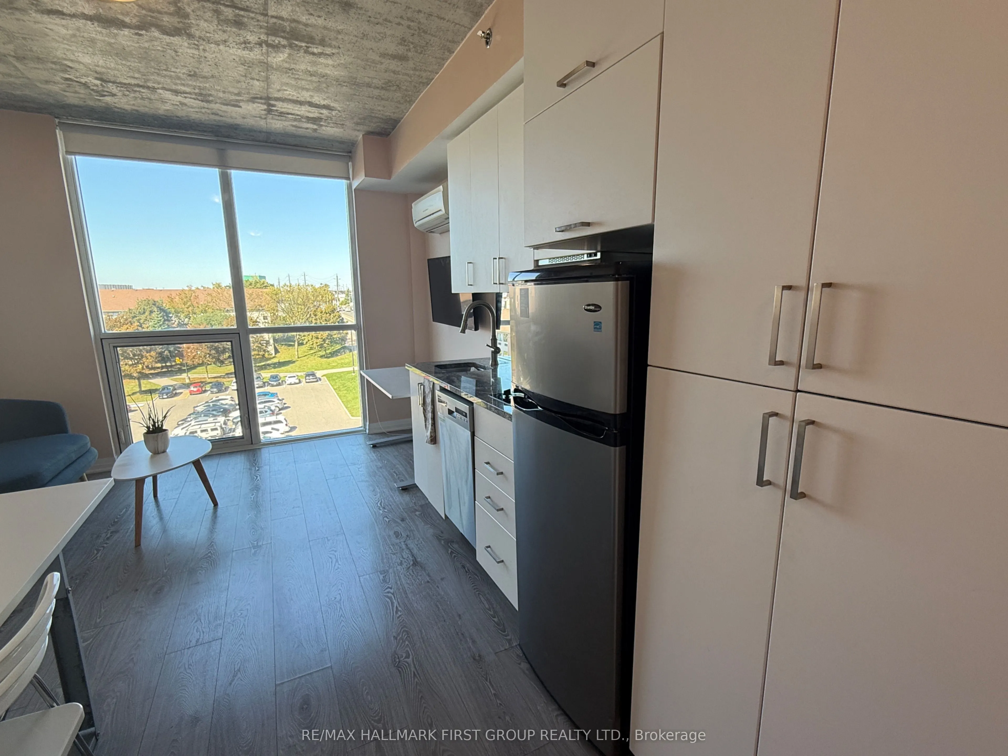 1900 Simcoe Street N, #529