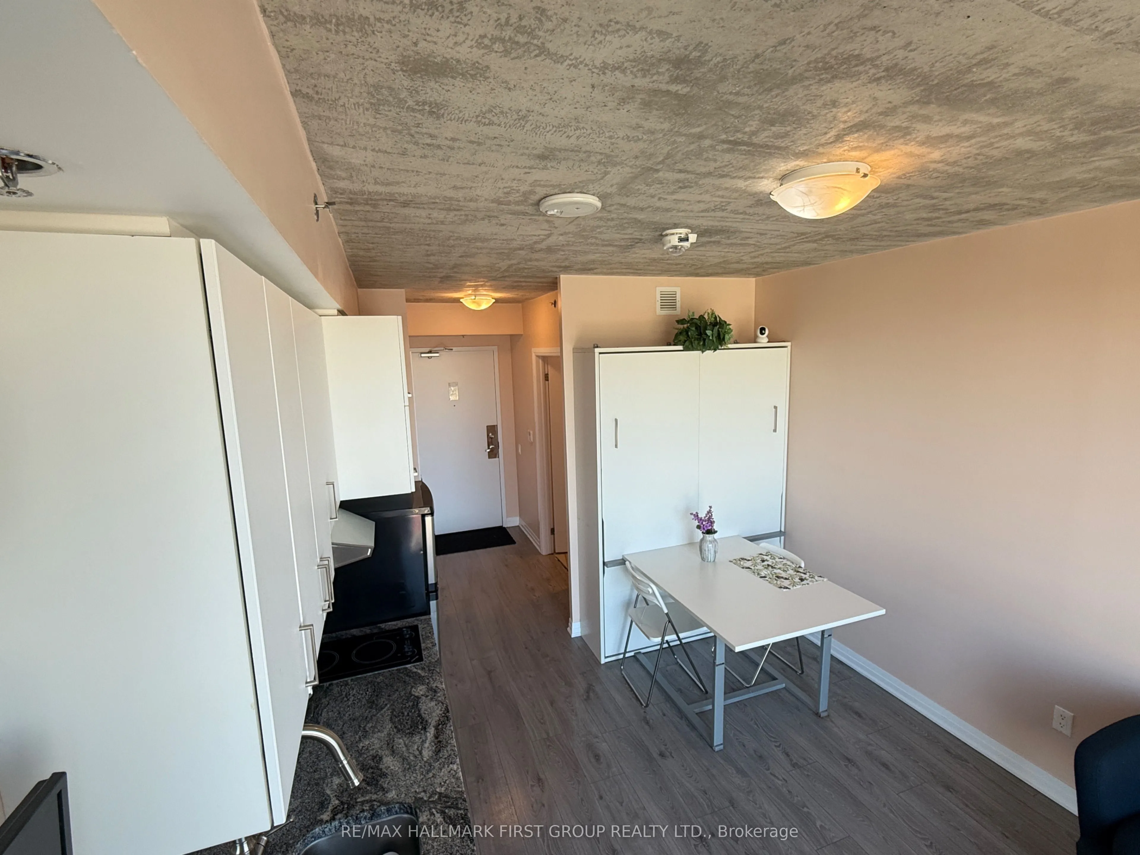 1900 Simcoe Street N, #529