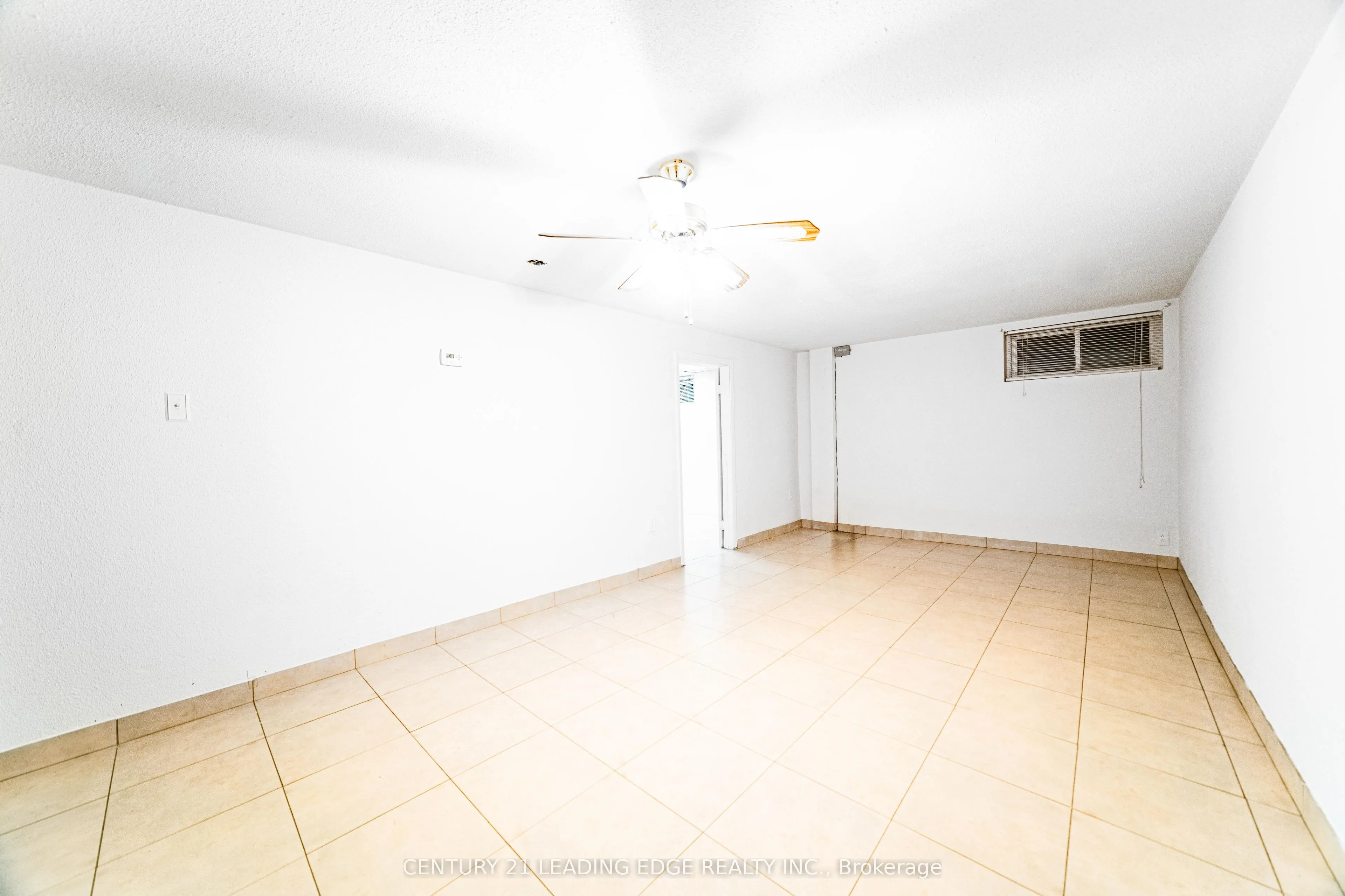 77 Snowball Crescent