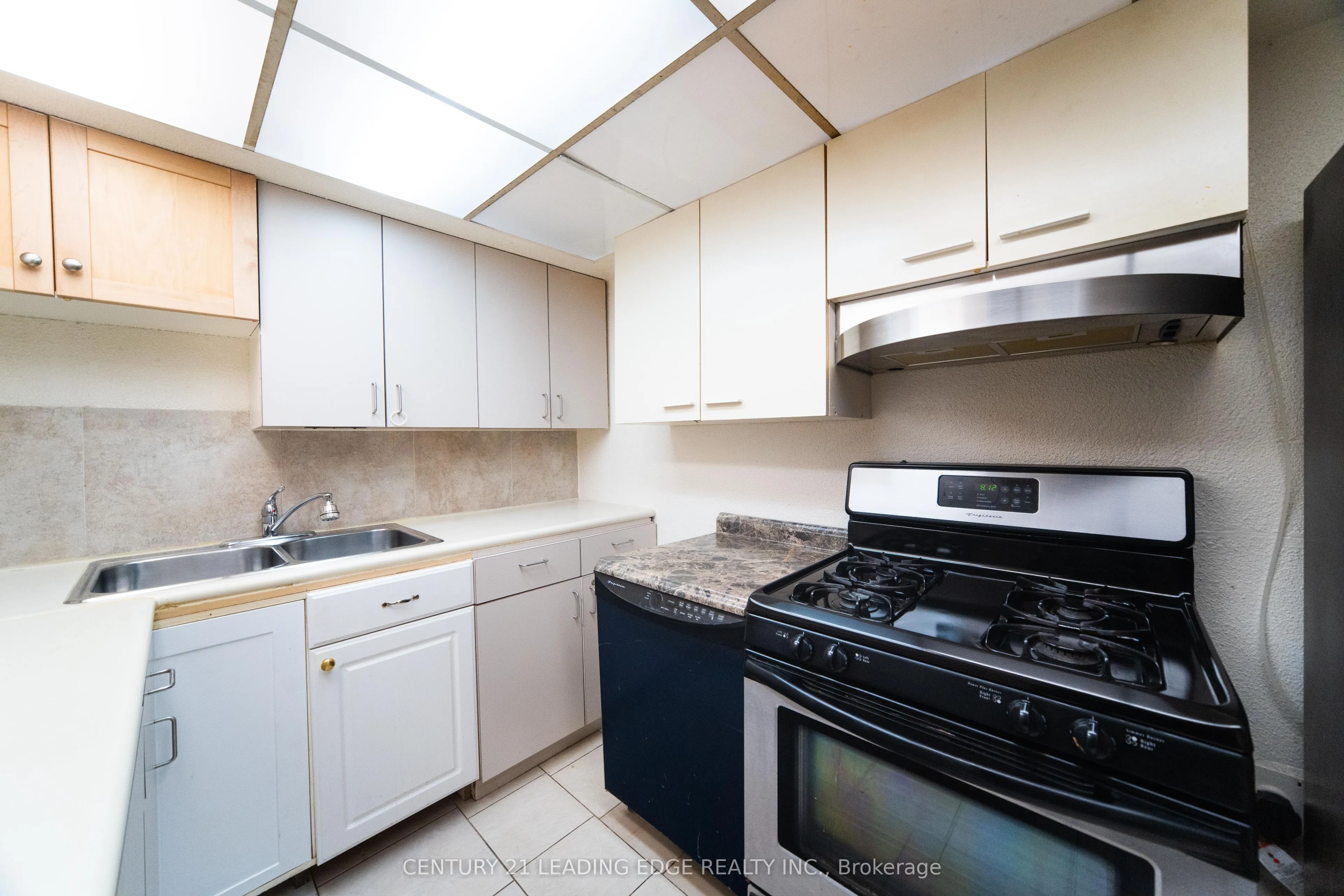 77 Snowball Crescent