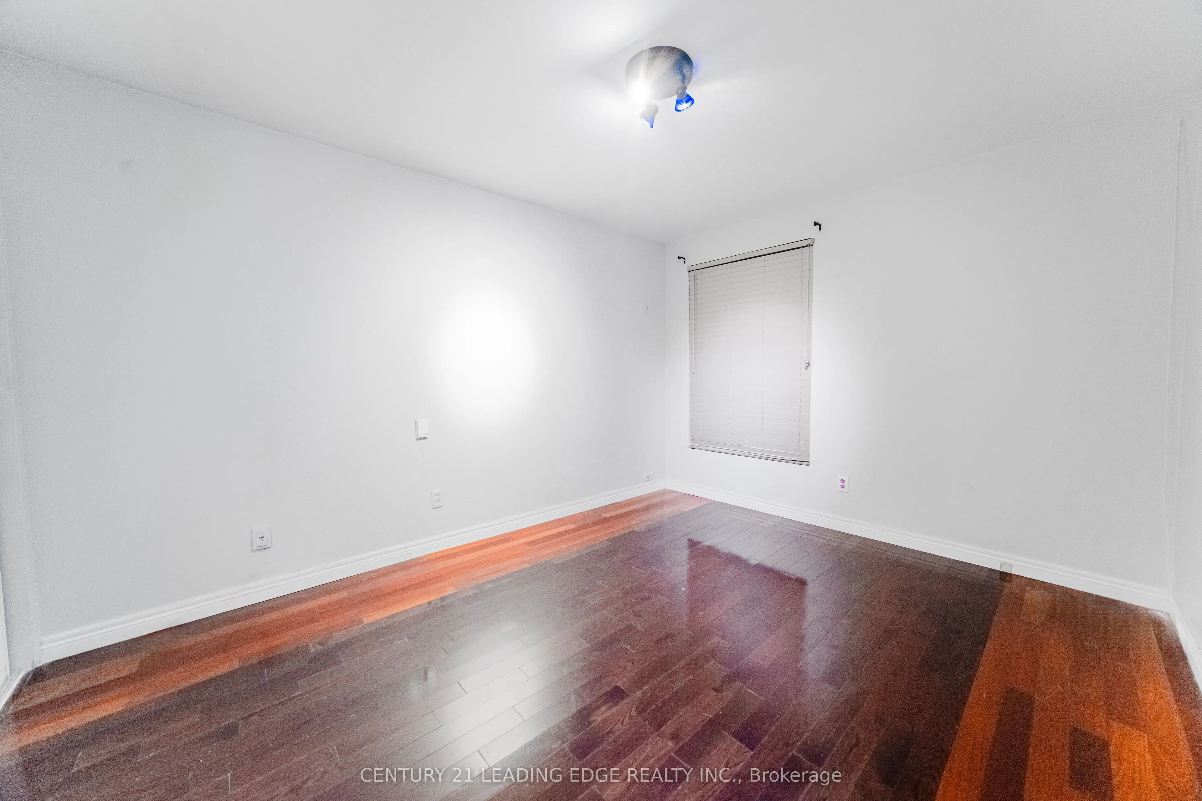 77 Snowball Crescent