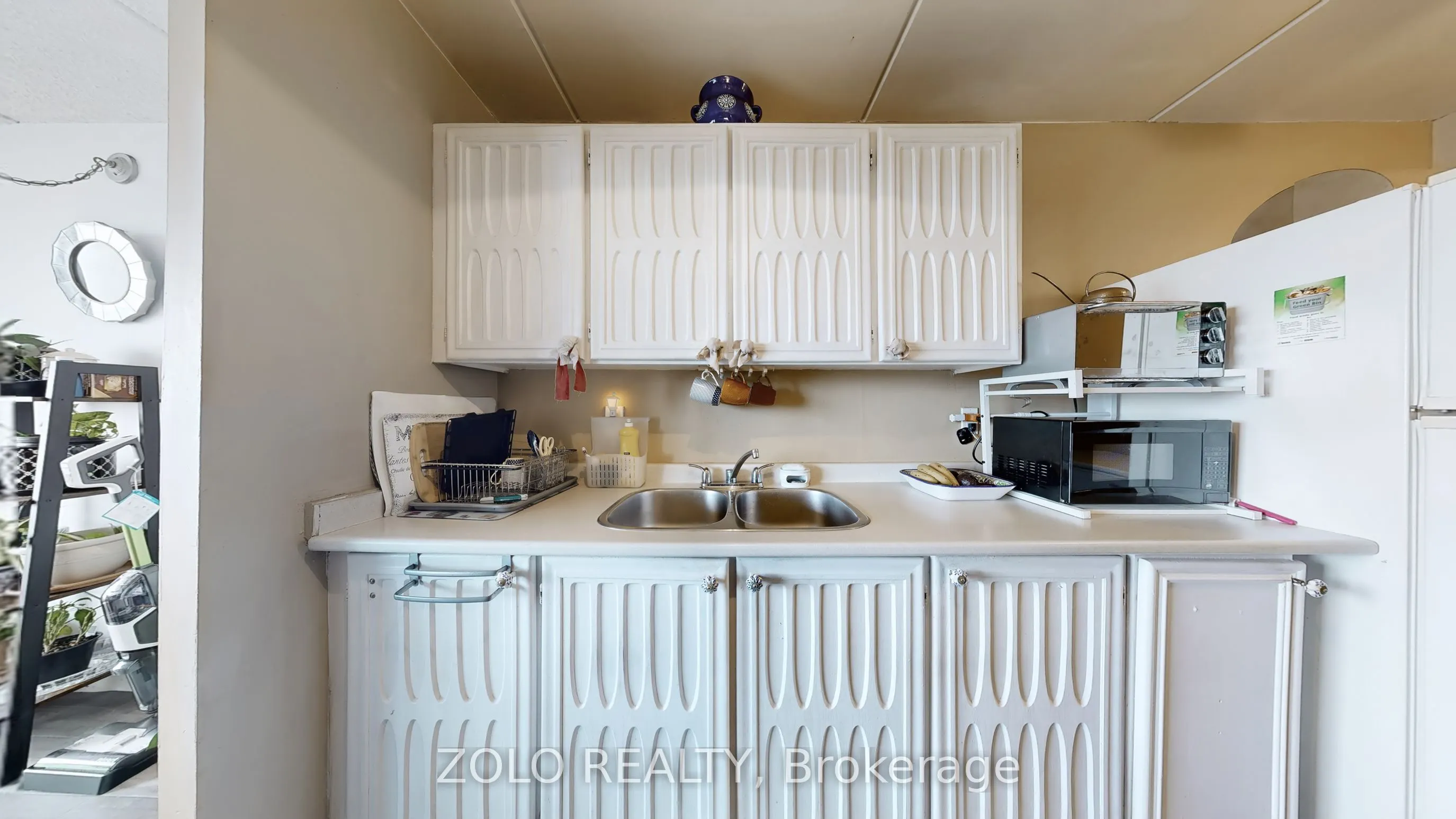 2 Glamorgan Avenue, #1015