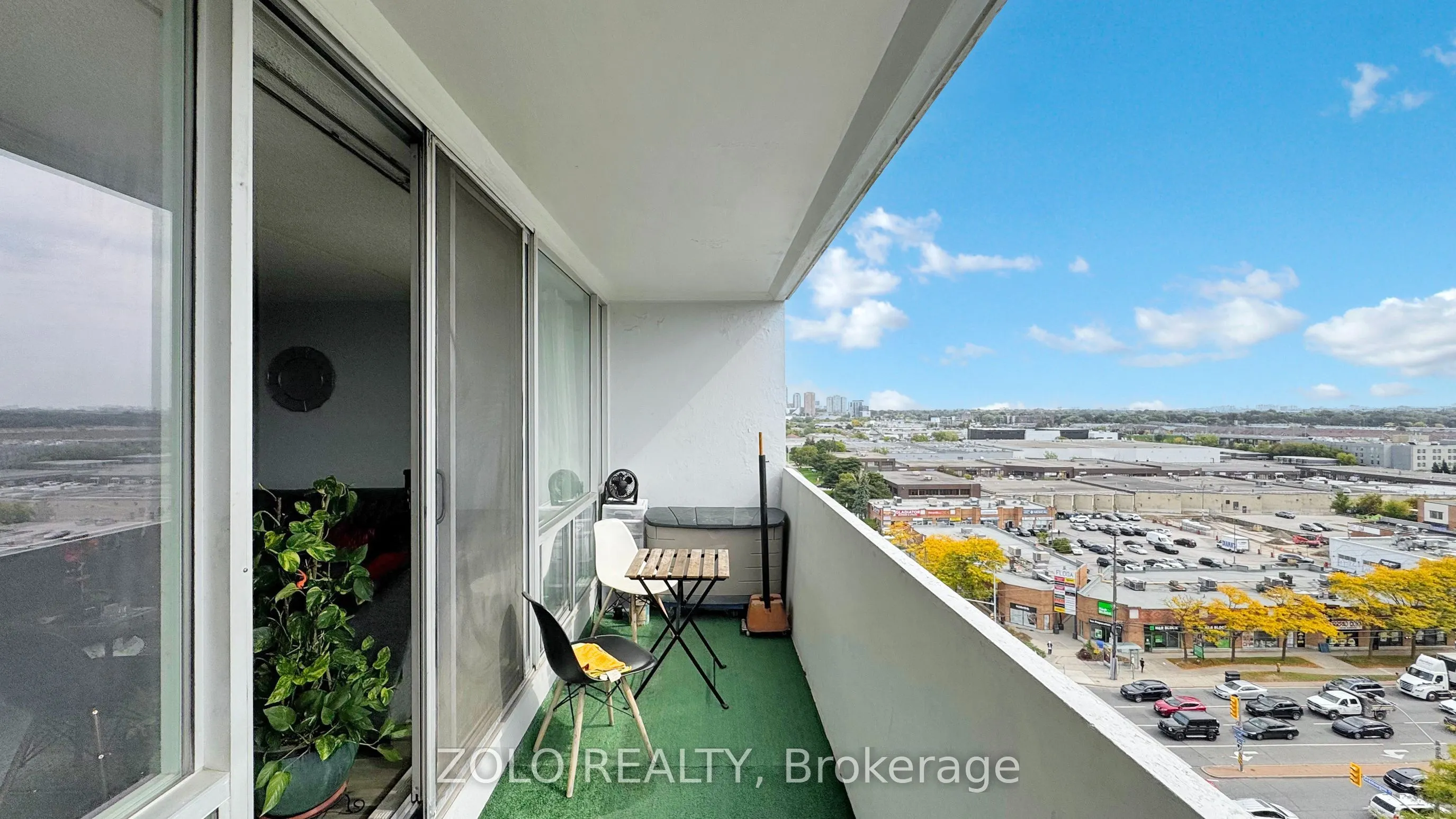 2 Glamorgan Avenue, #1015