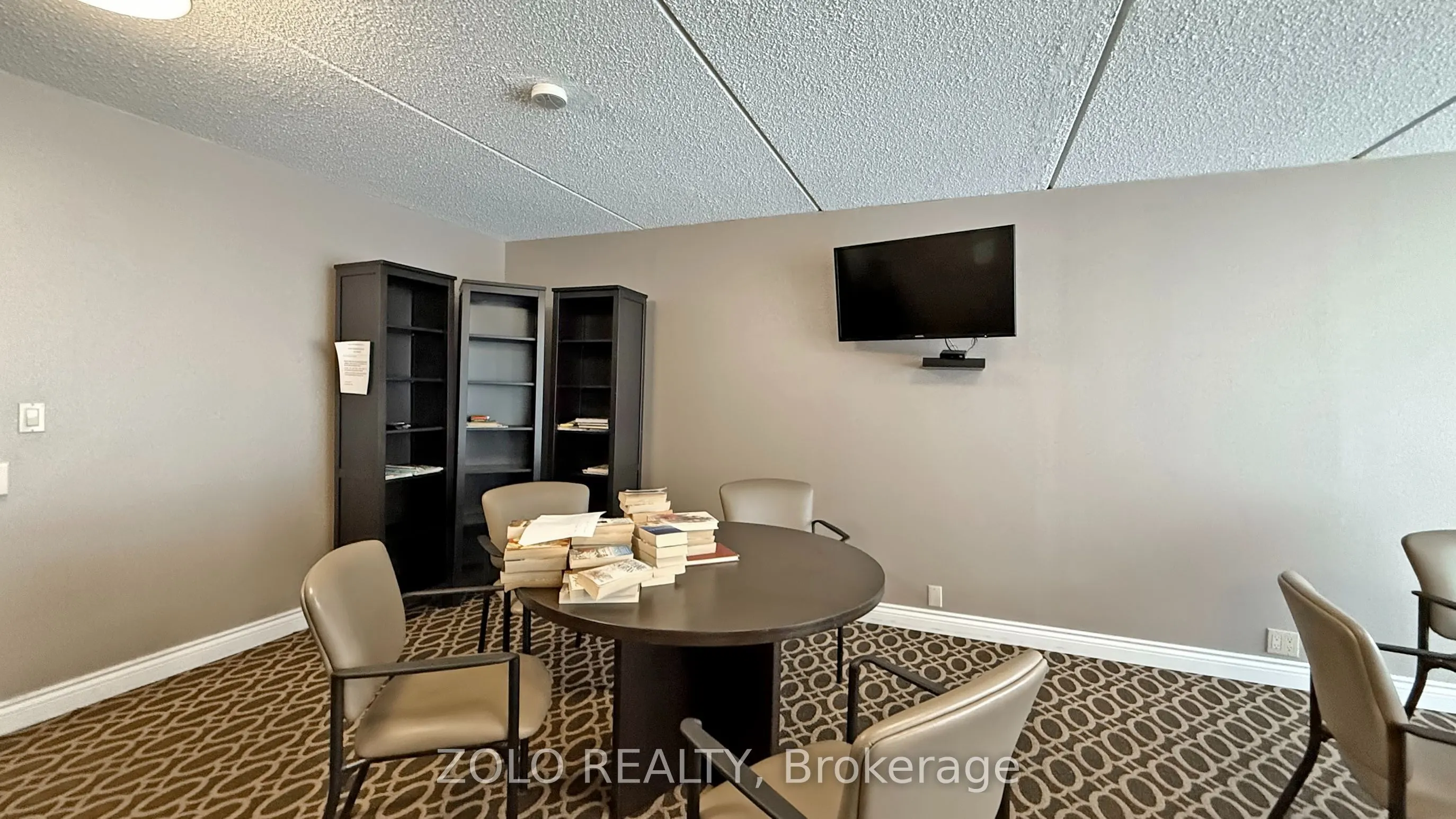 2 Glamorgan Avenue, #1015