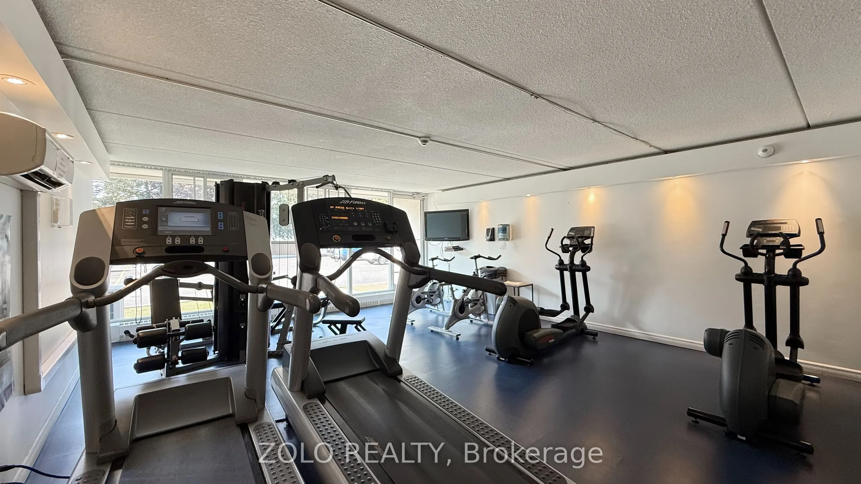 2 Glamorgan Avenue, #1015