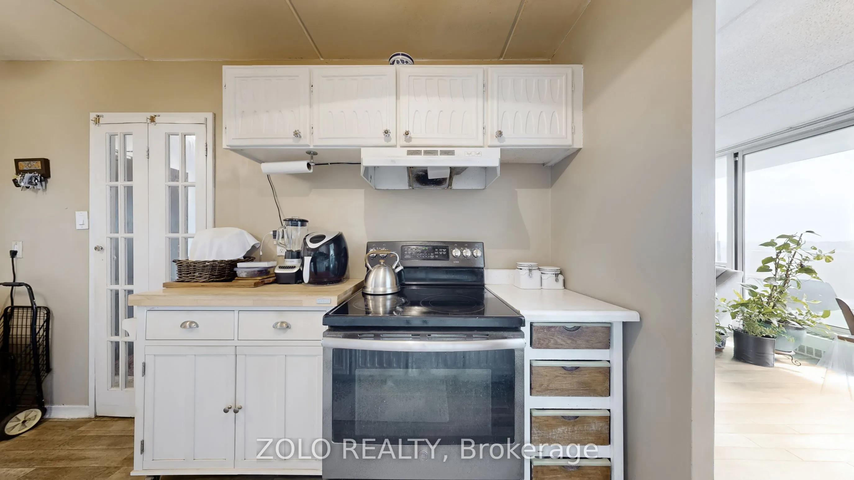 2 Glamorgan Avenue, #1015