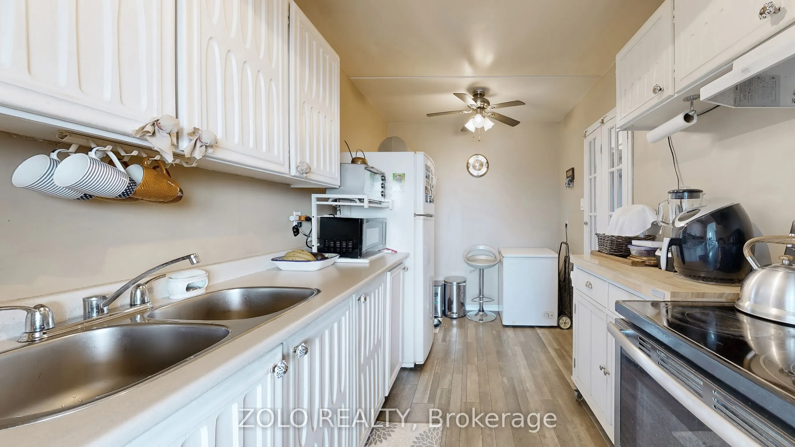2 Glamorgan Avenue, #1015